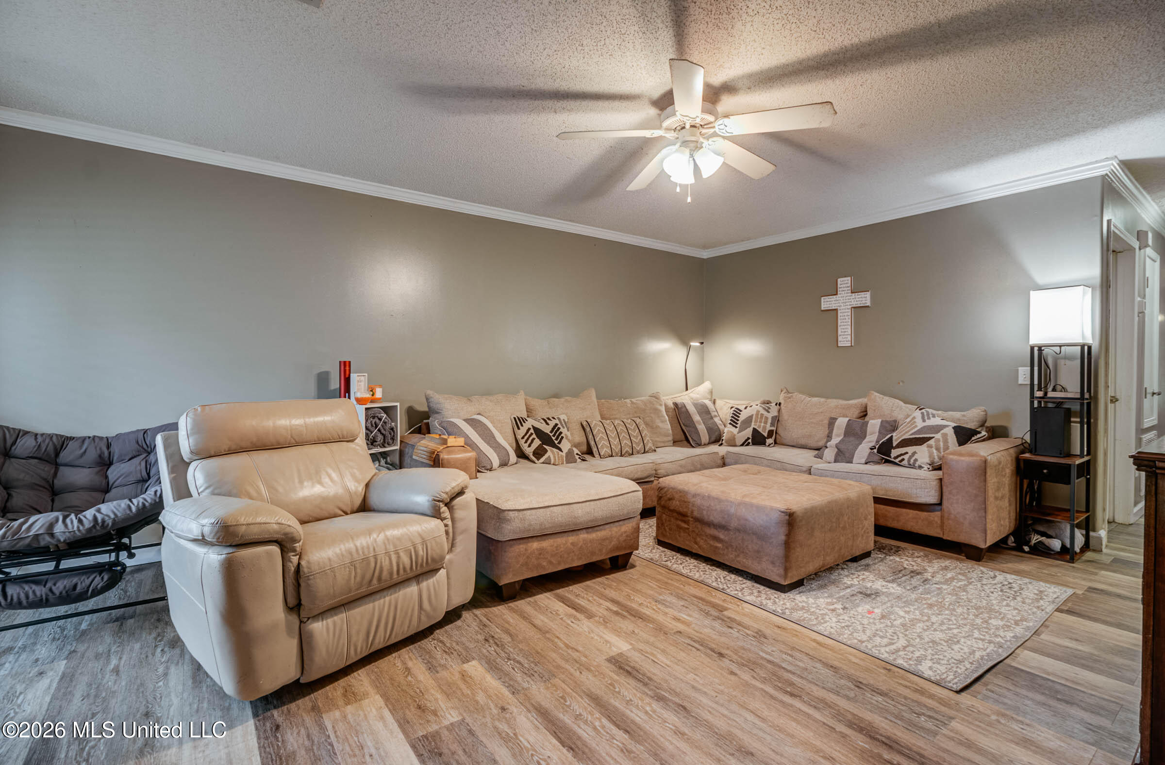 19116 Crestwick Street Property Photo 6