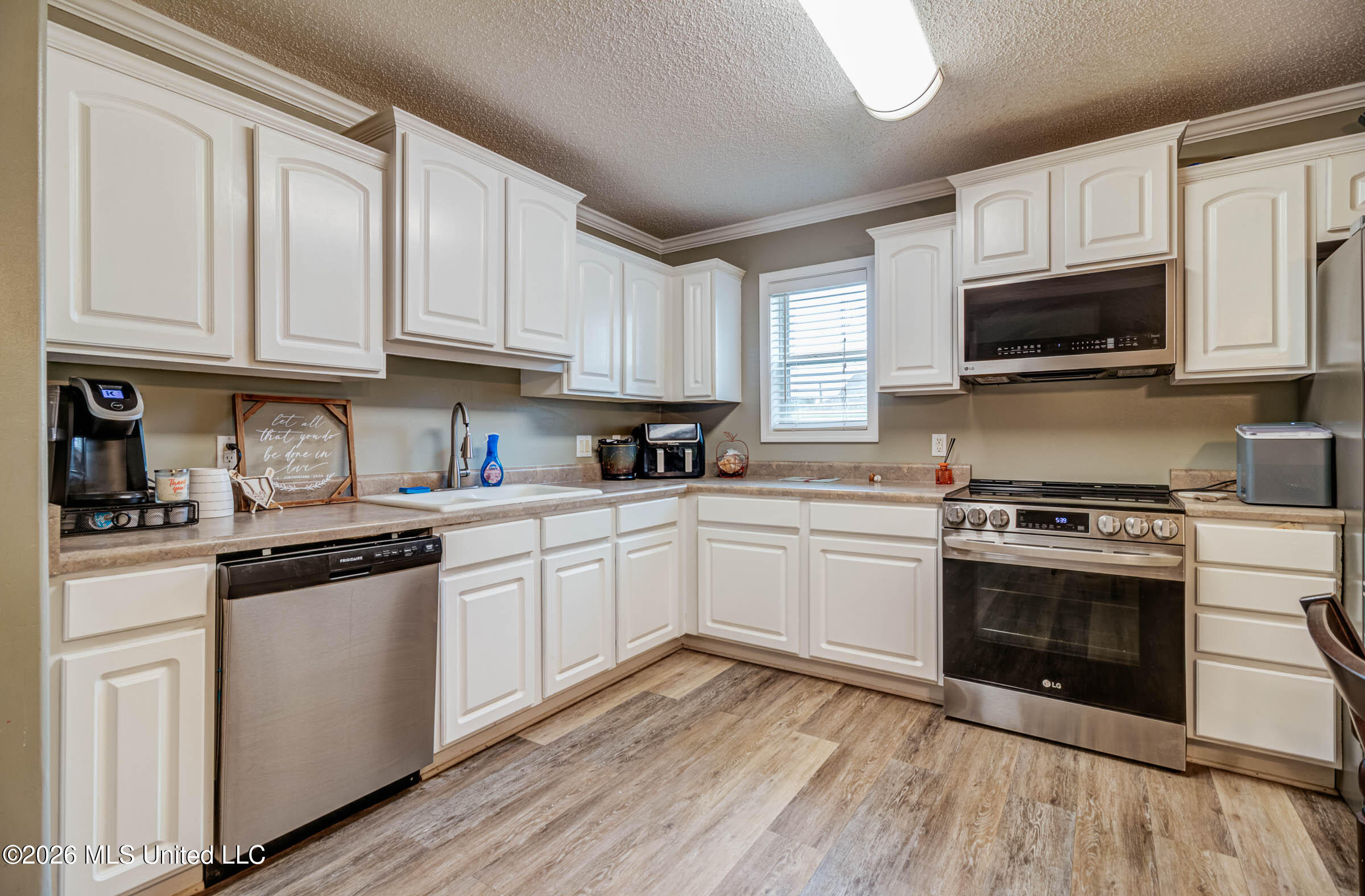 19116 Crestwick Street Property Photo 19