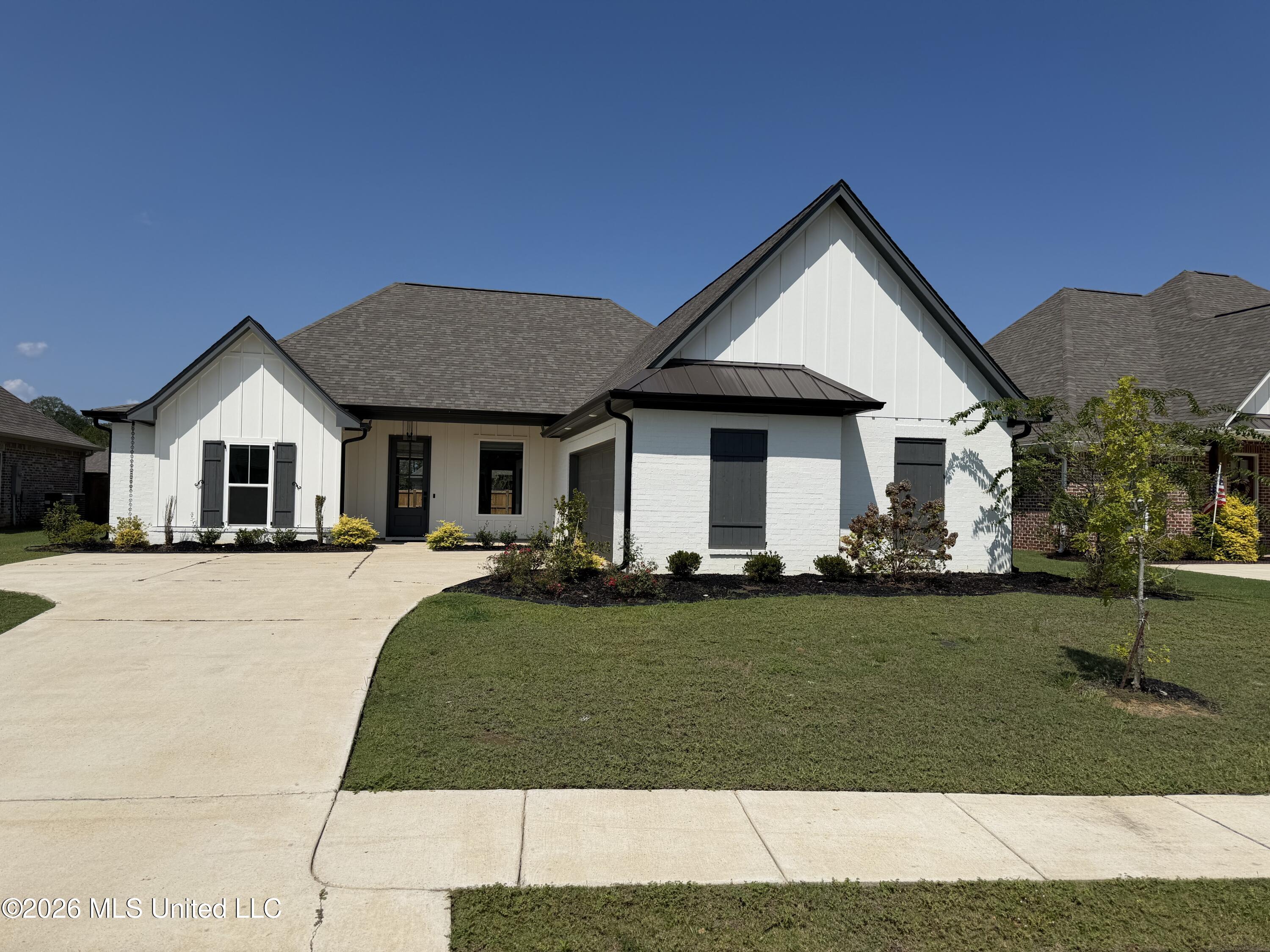 303 Tremont Drive Property Photo 1