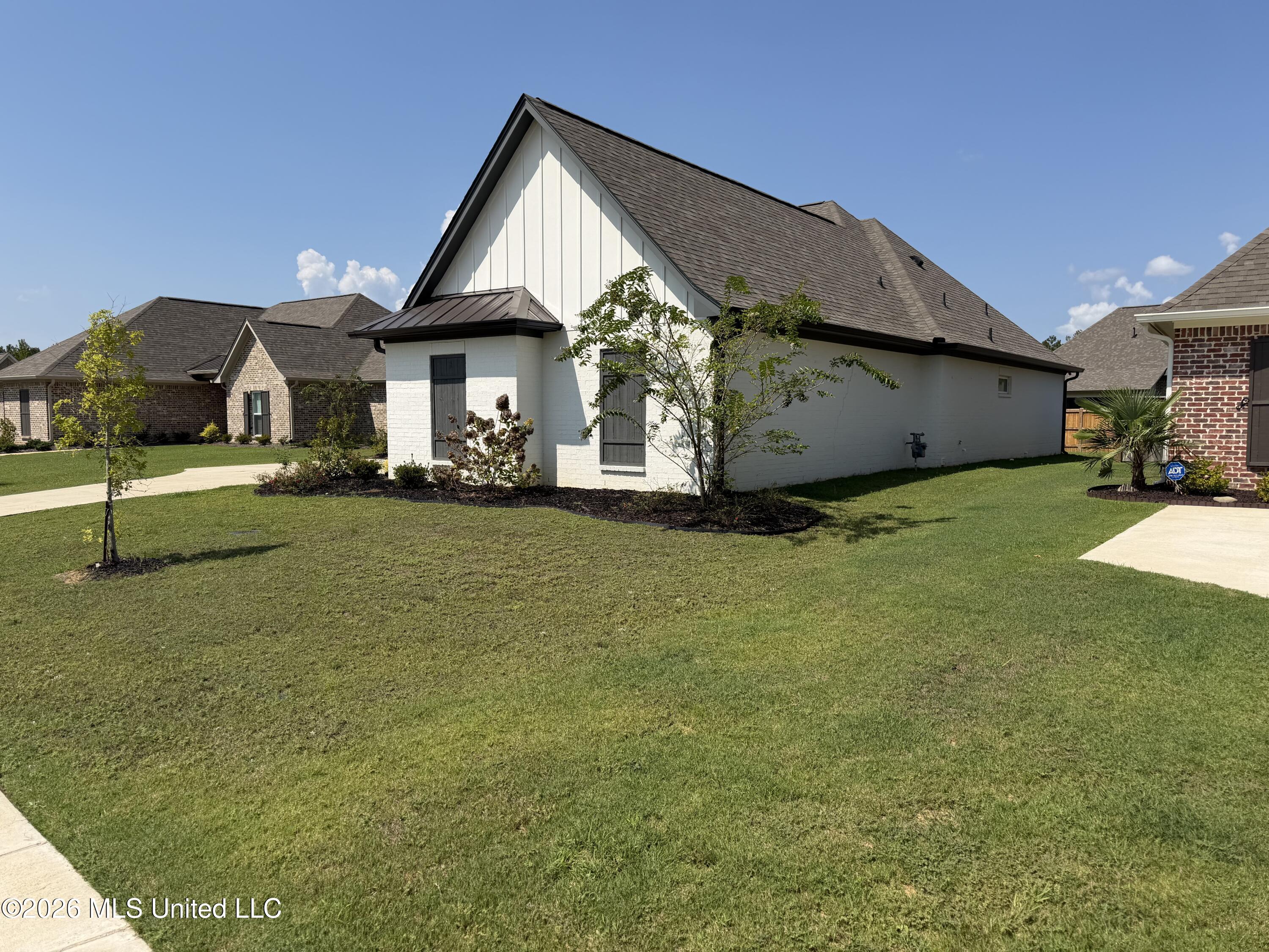 303 Tremont Drive Property Photo 3