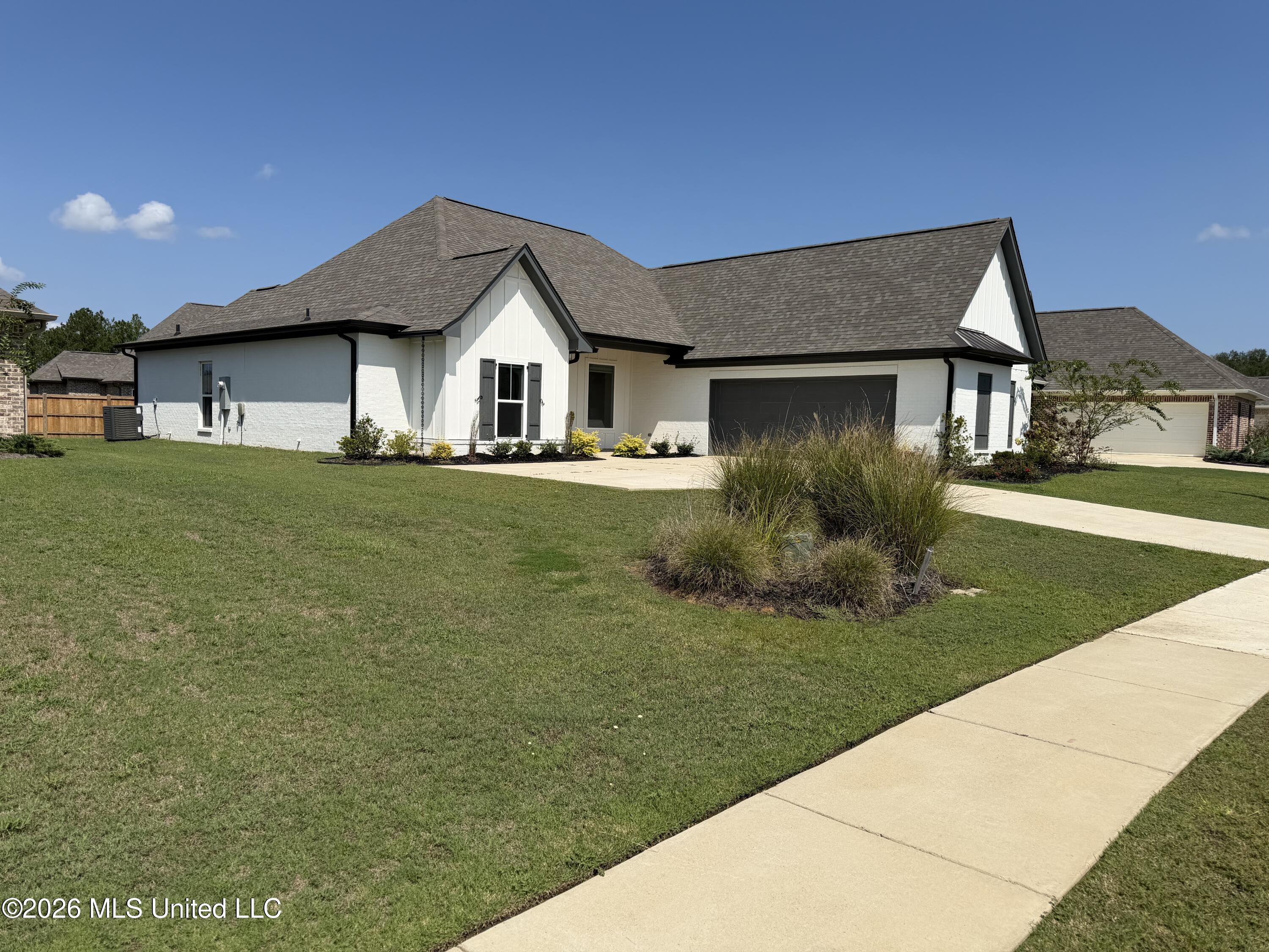 303 Tremont Drive Property Photo 4