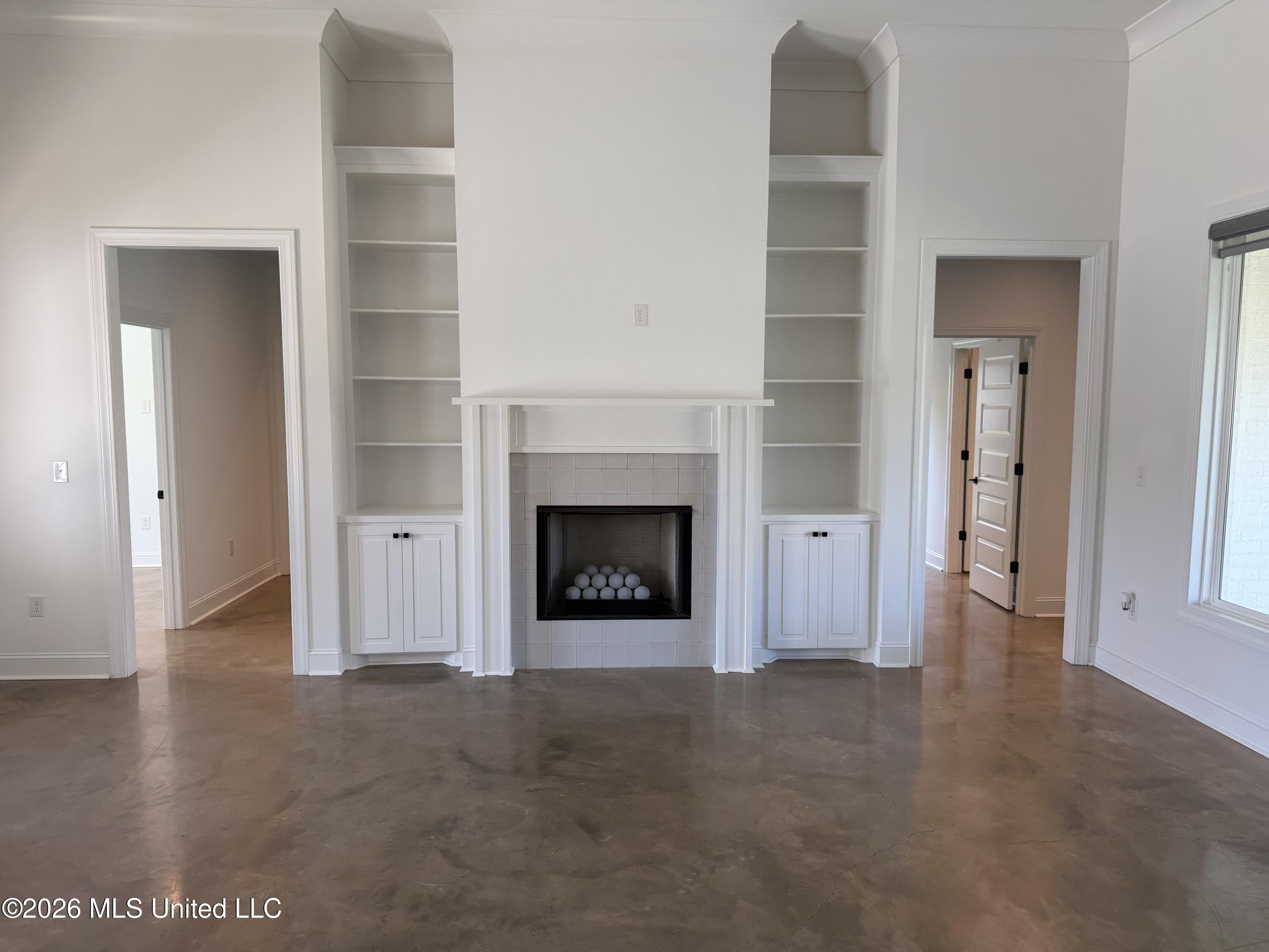 303 Tremont Drive Property Photo 8