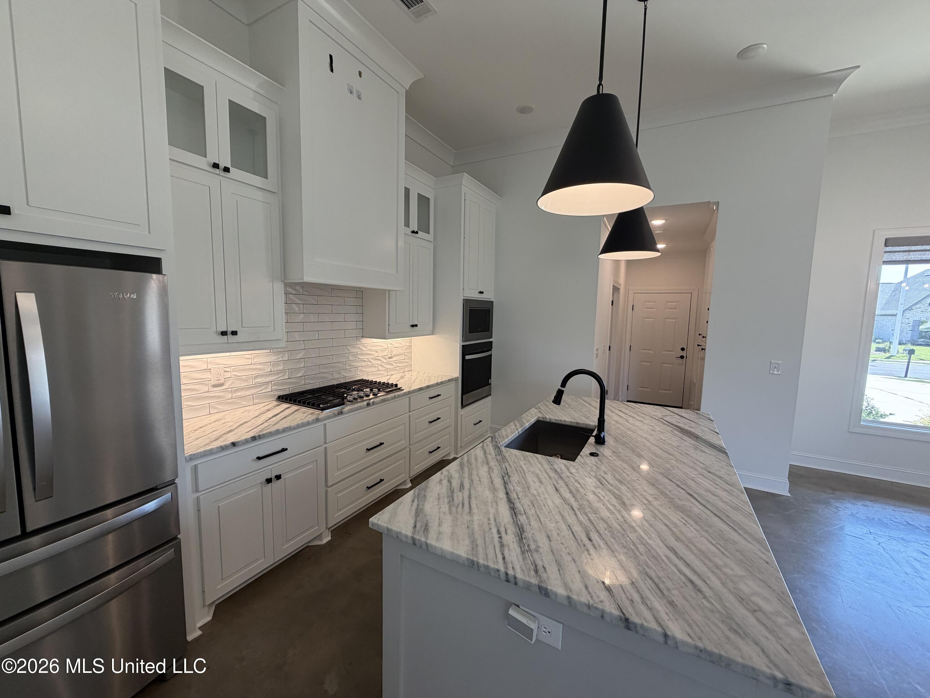303 Tremont Drive Property Photo 10