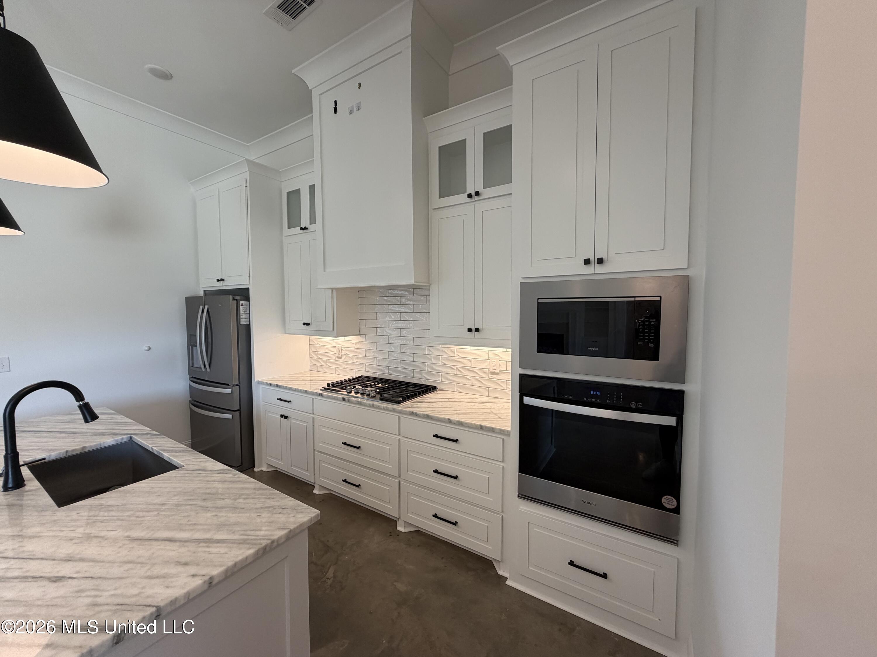303 Tremont Drive Property Photo 11