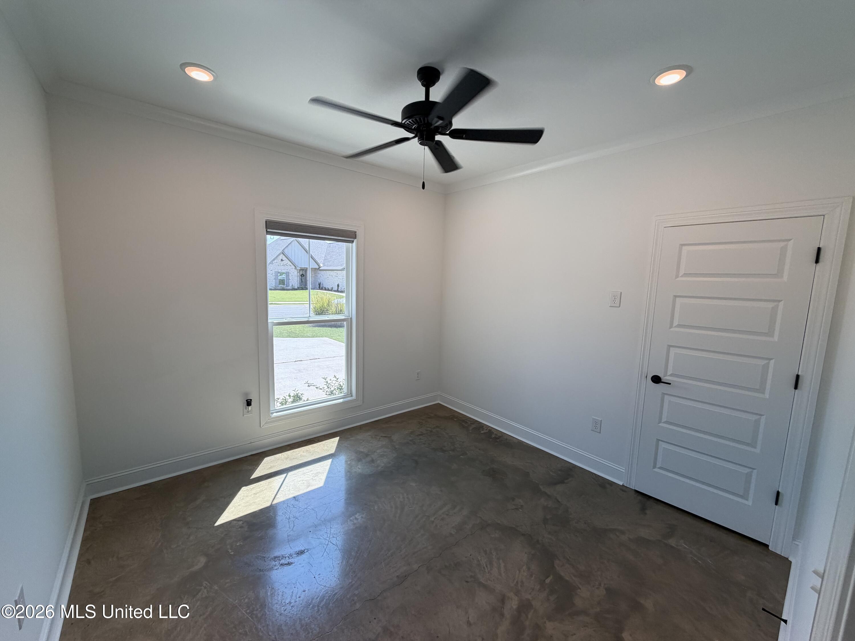 303 Tremont Drive Property Photo 12