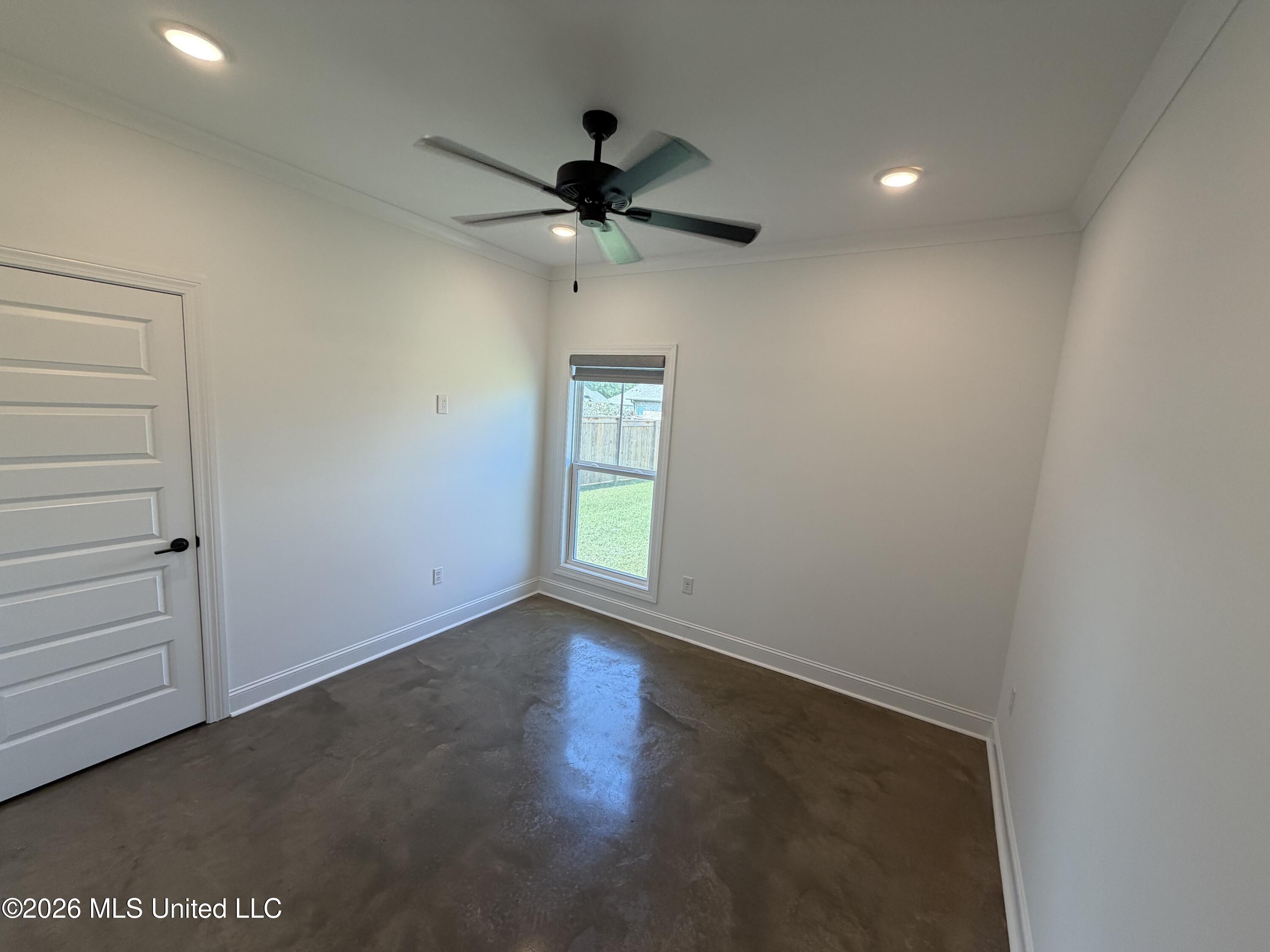 303 Tremont Drive Property Photo 18
