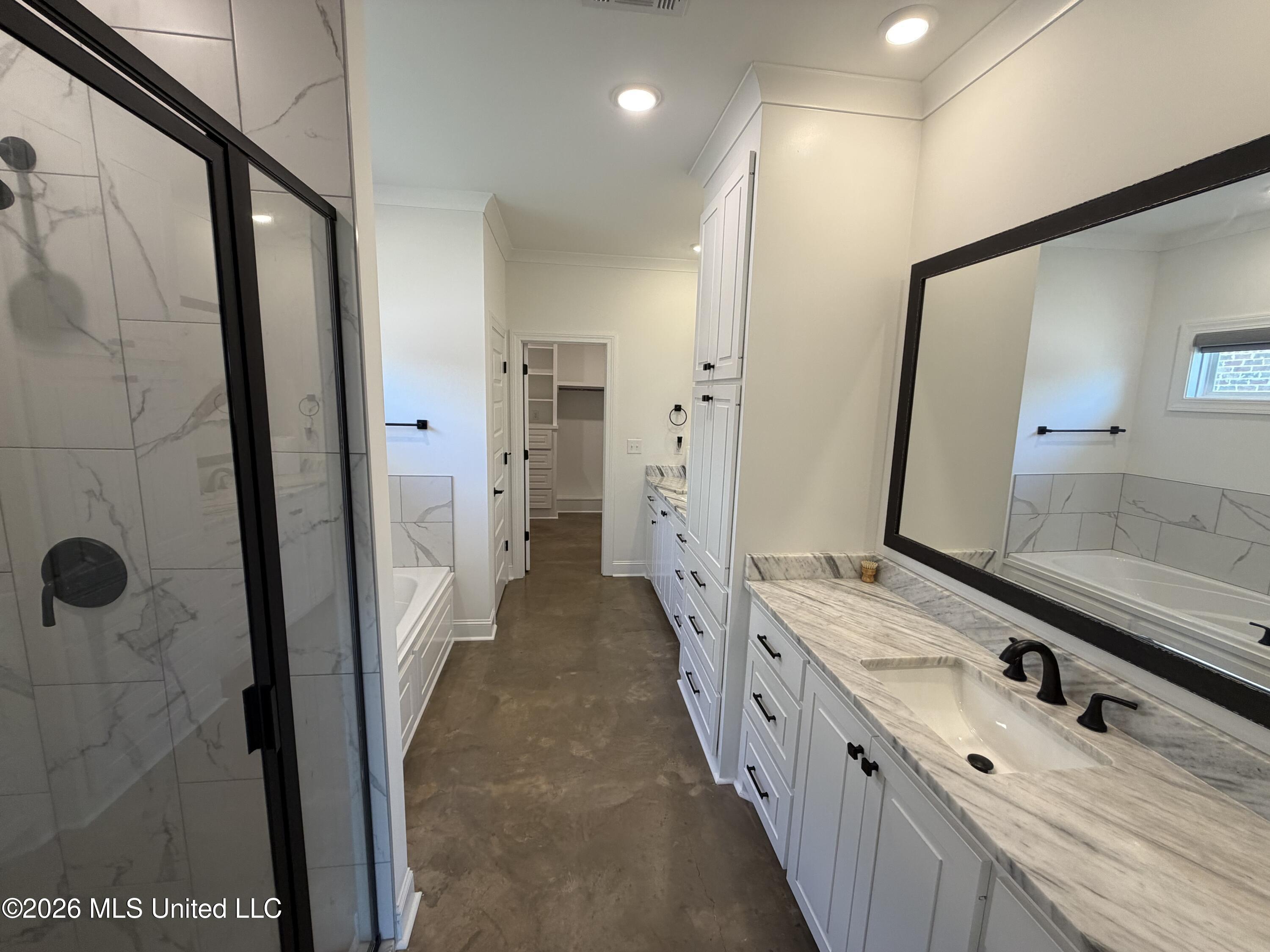 303 Tremont Drive Property Photo 22