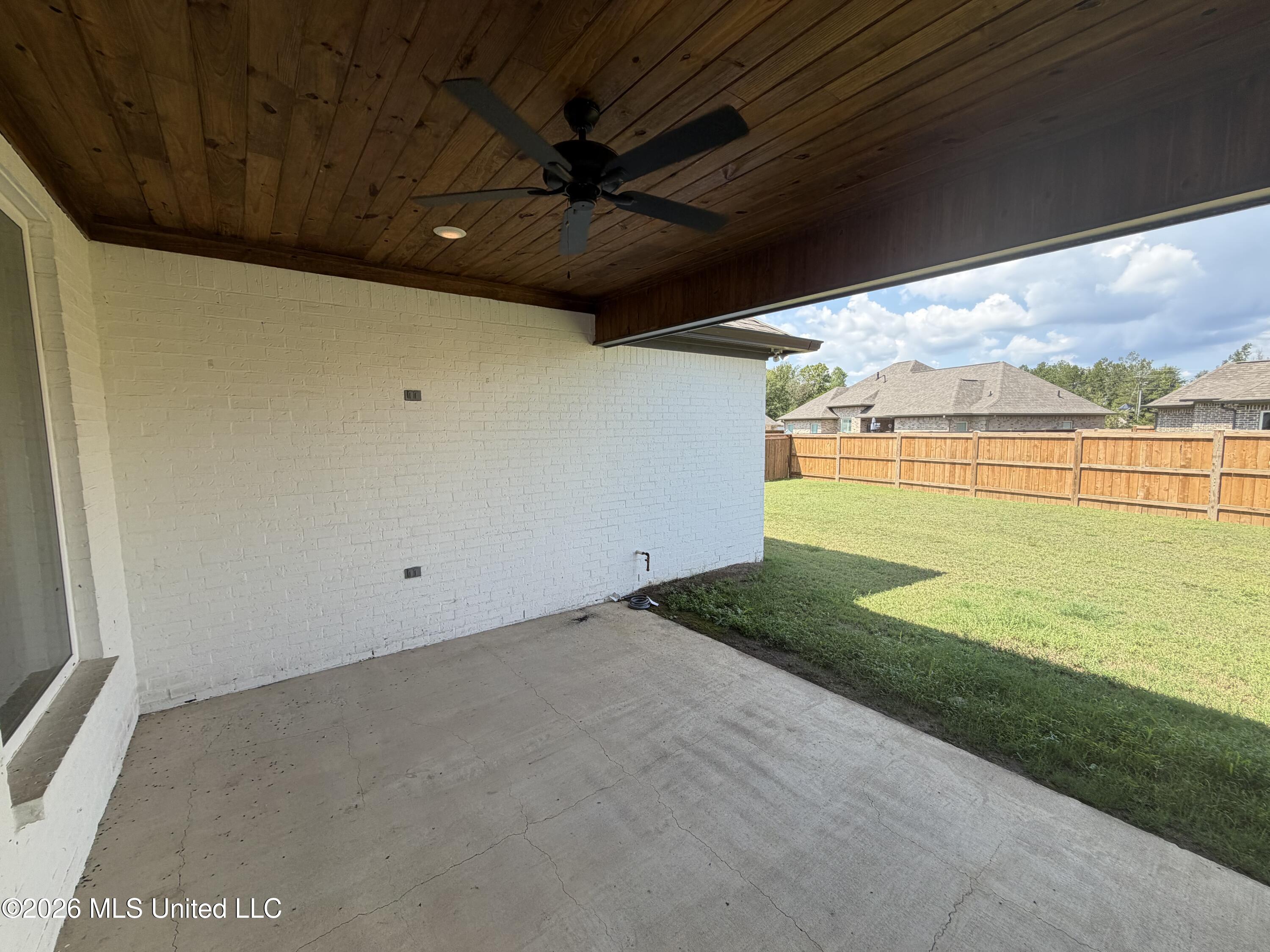 303 Tremont Drive Property Photo 28