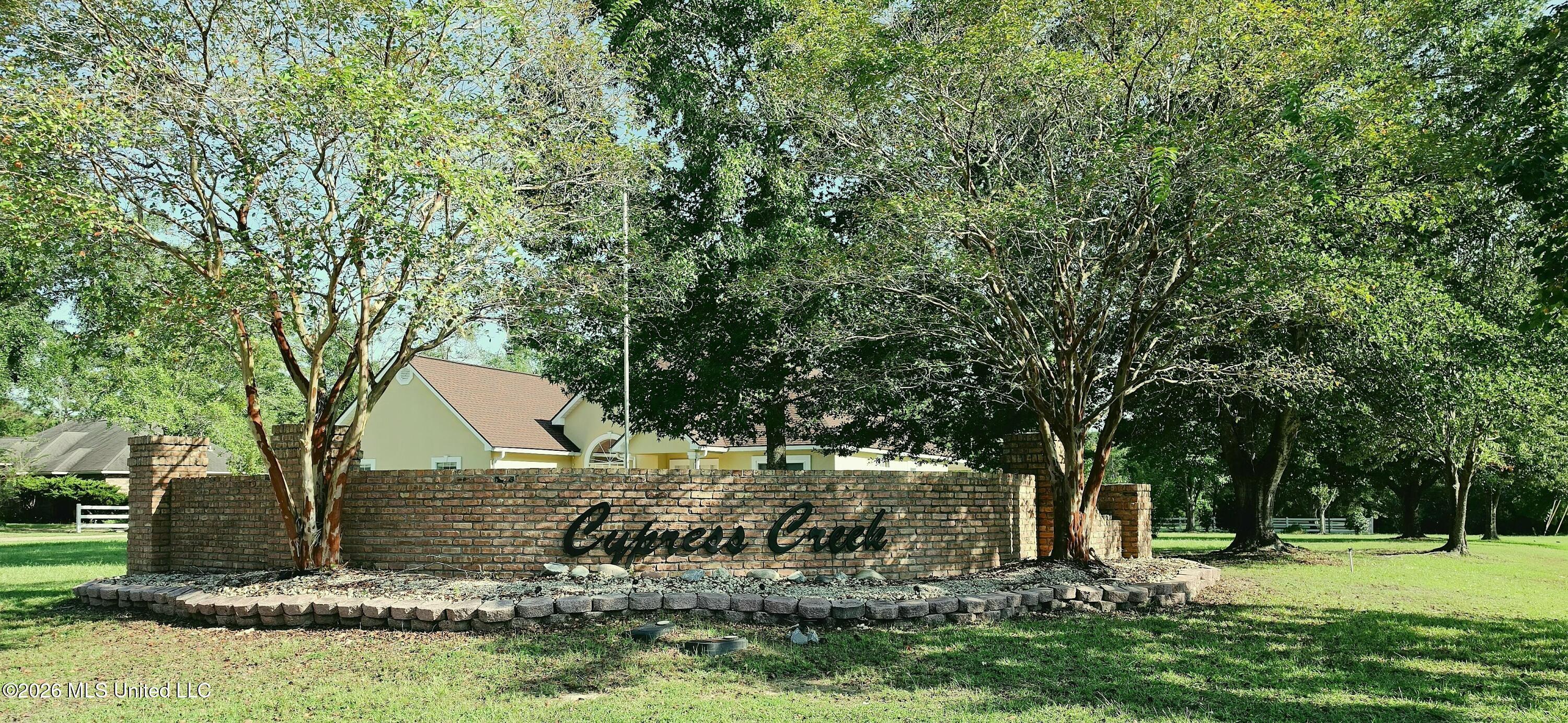 3253 Cypress Creek Drive Property Photo 3