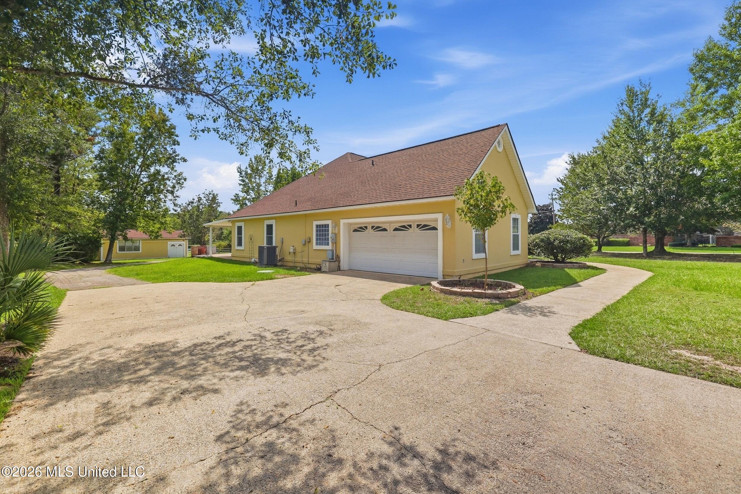 3253 Cypress Creek Drive Property Photo 5