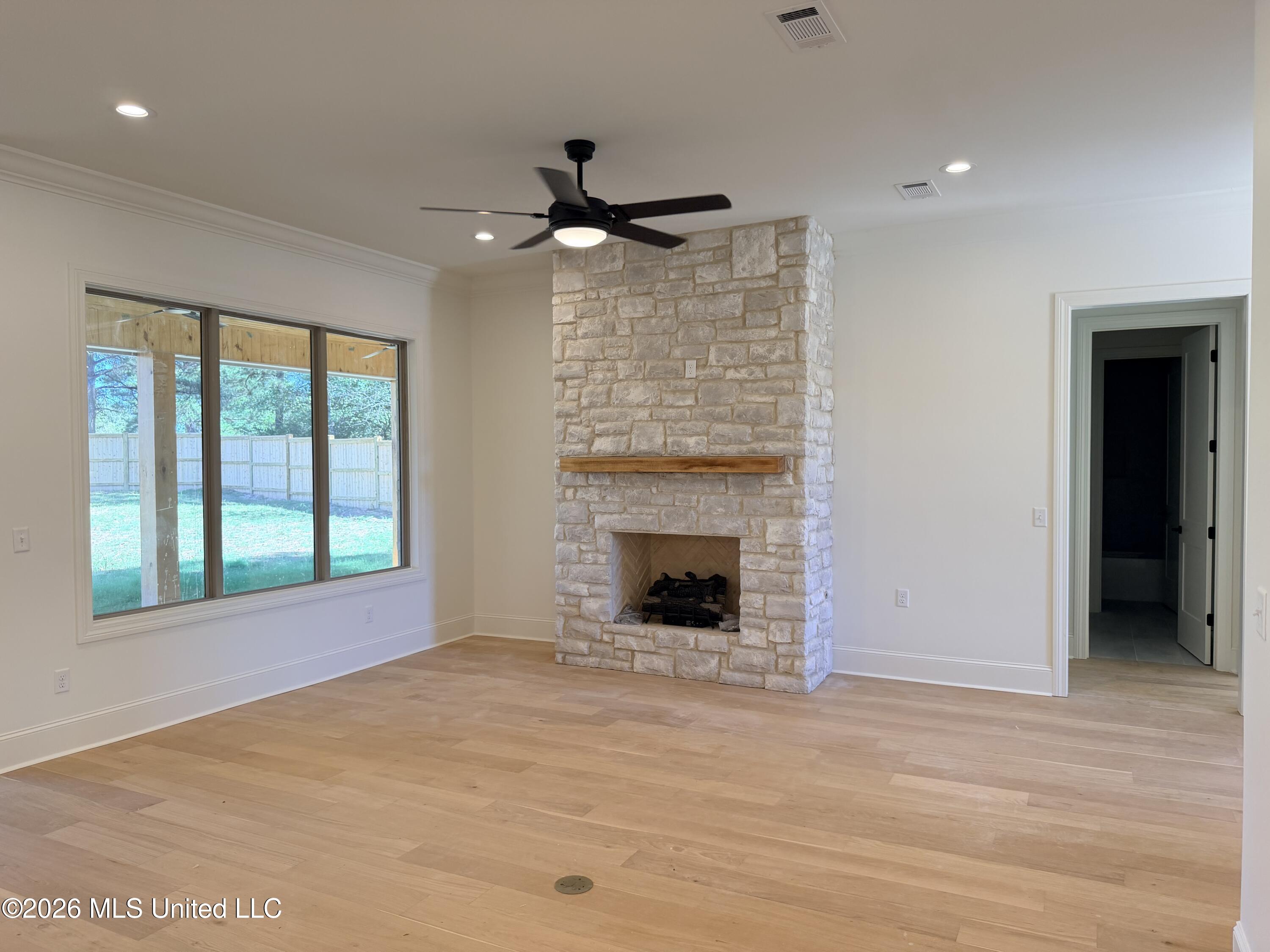 102 Harbor View Drive Property Photo 4
