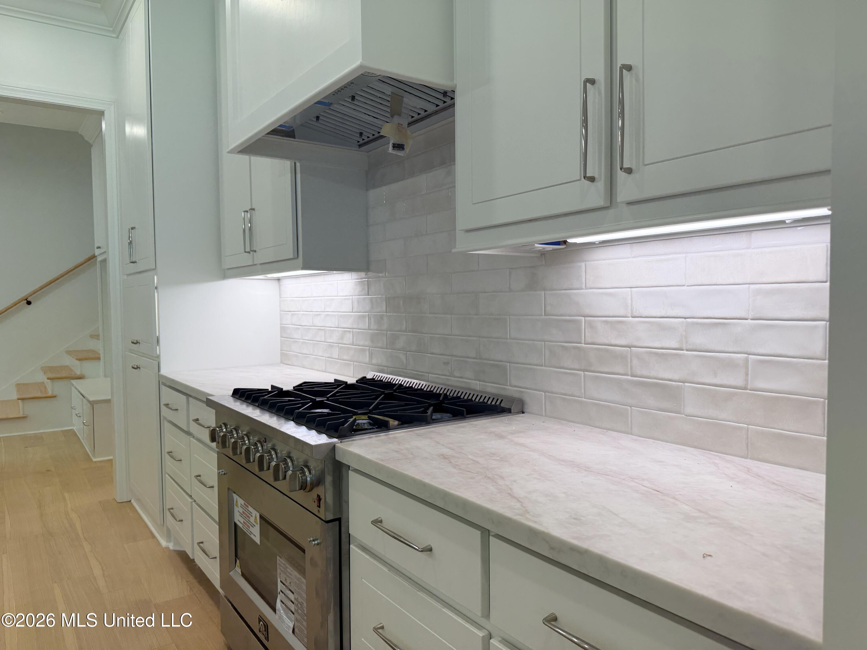 102 Harbor View Drive Property Photo 8