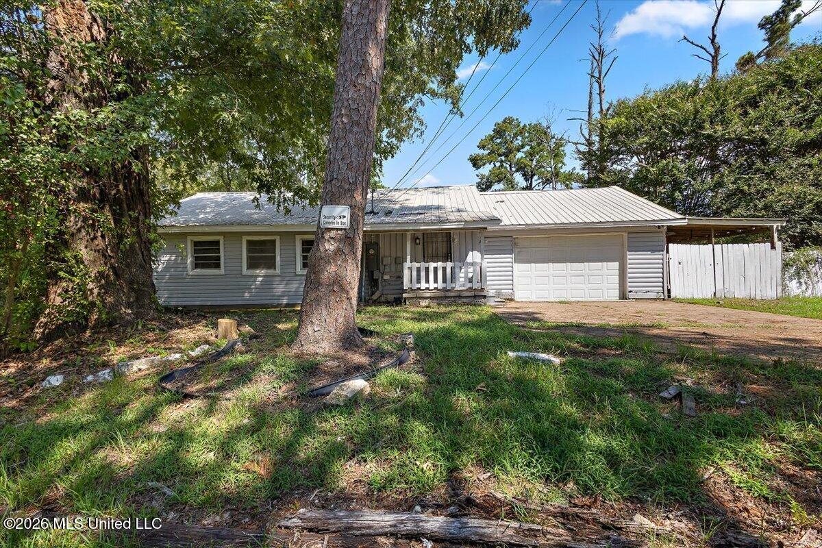 1446 Lakeview Avenue Property Photo 1