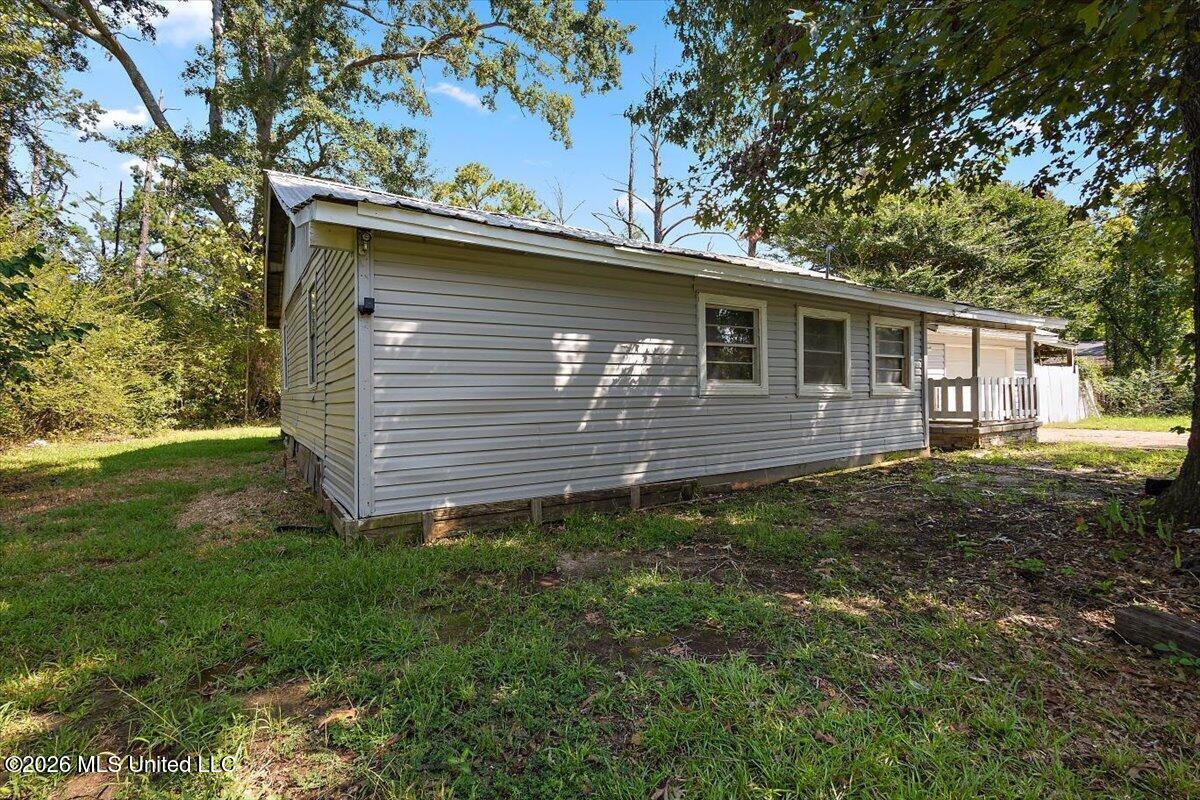 1446 Lakeview Avenue Property Photo 2