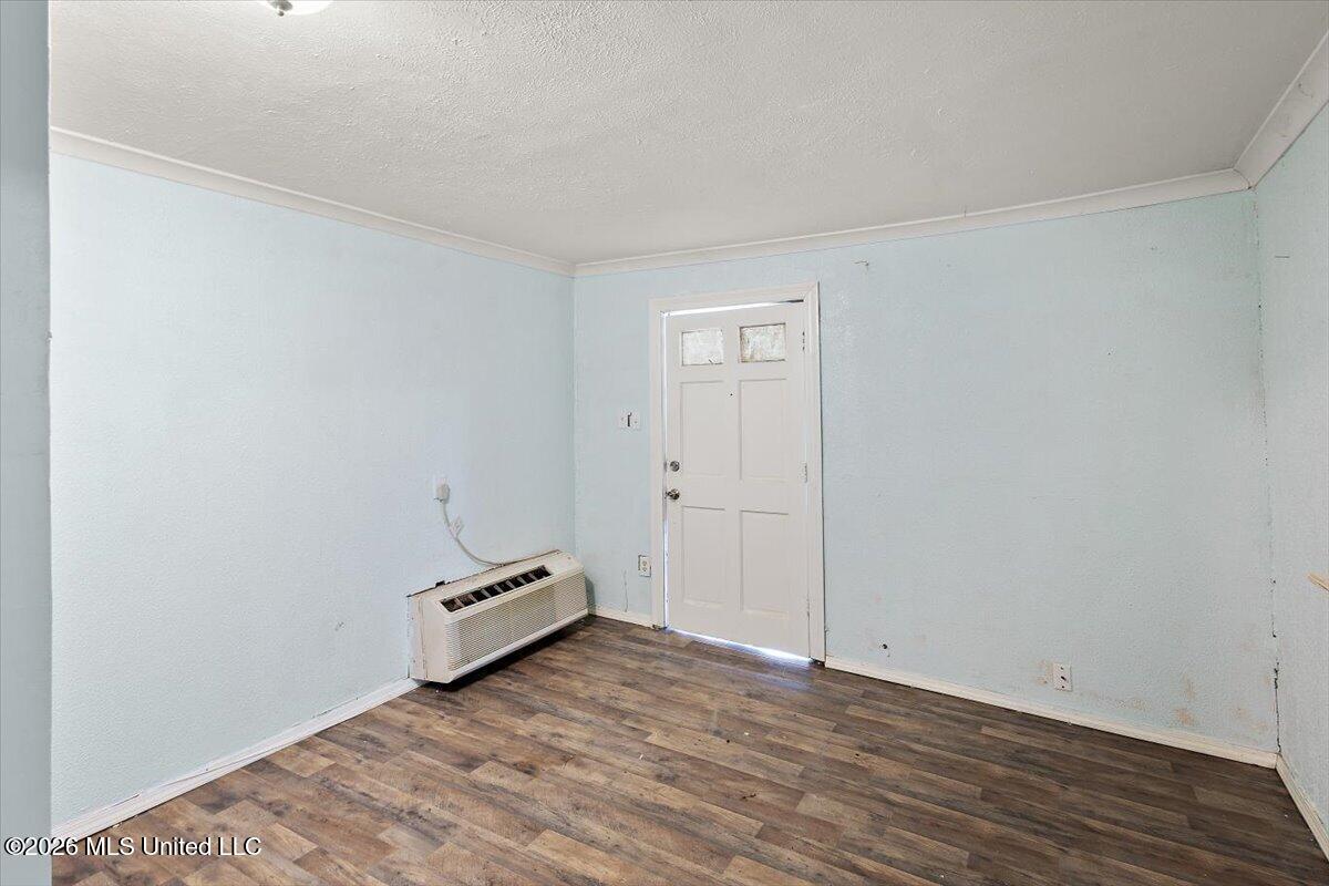1446 Lakeview Avenue Property Photo 6