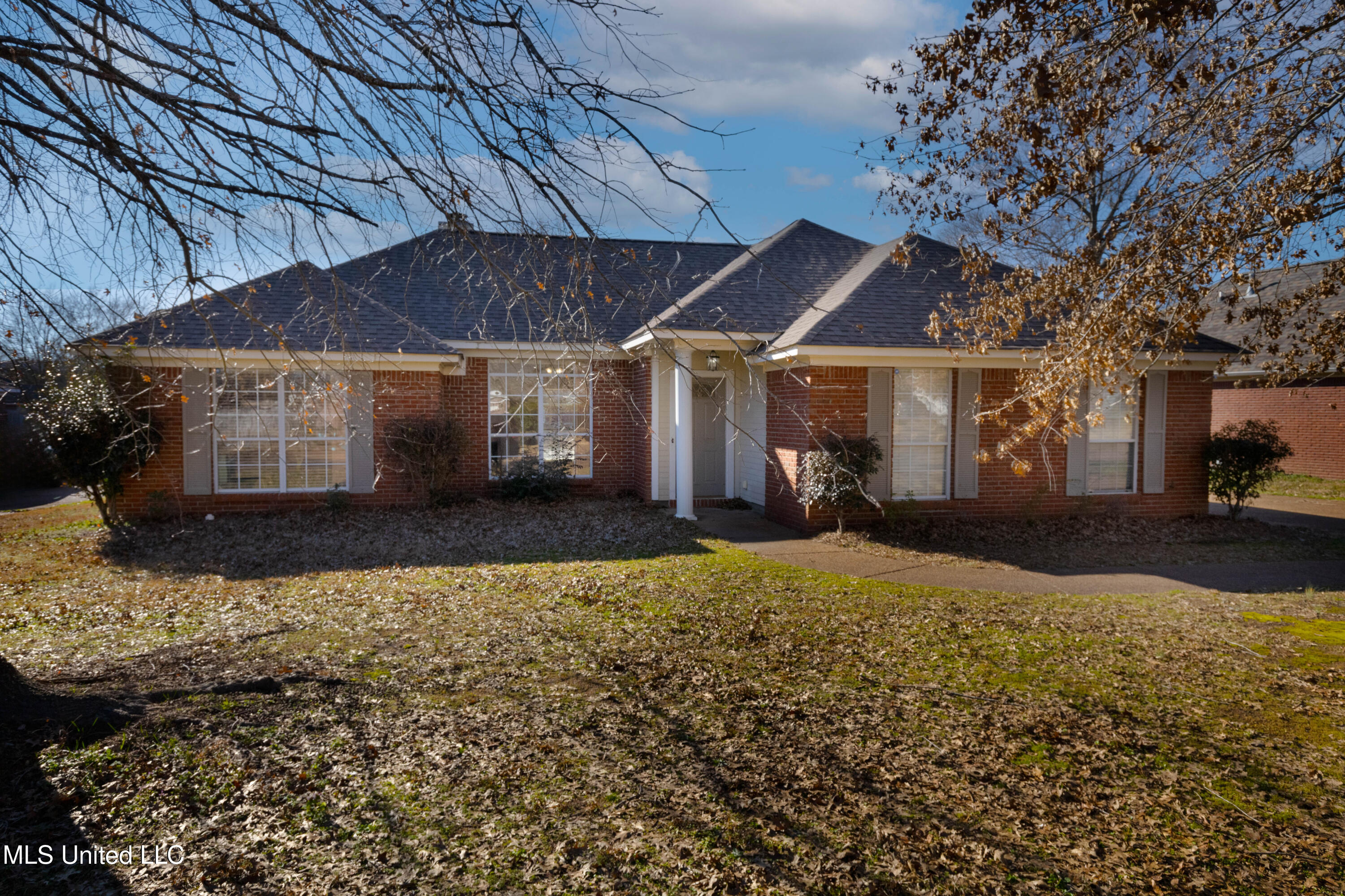 105 Channing Circle Property Photo 1