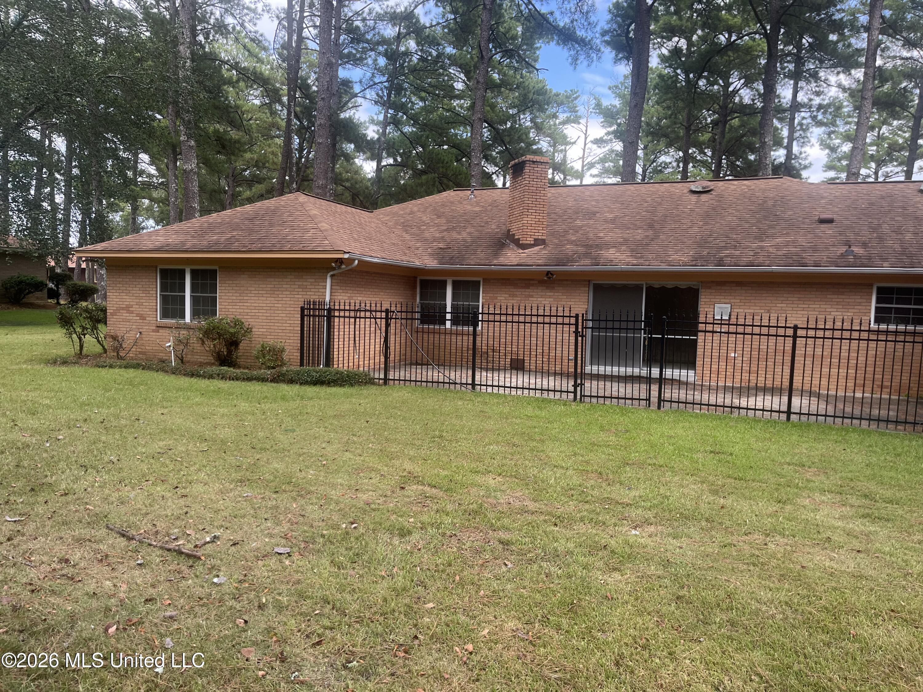 165 Bristol Boulevard Property Photo 3