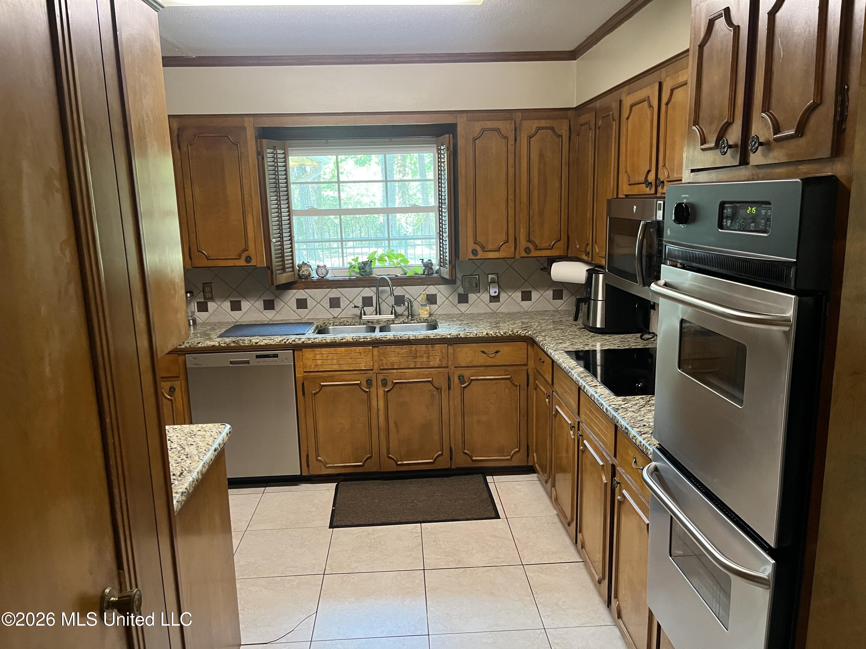 165 Bristol Boulevard Property Photo 20