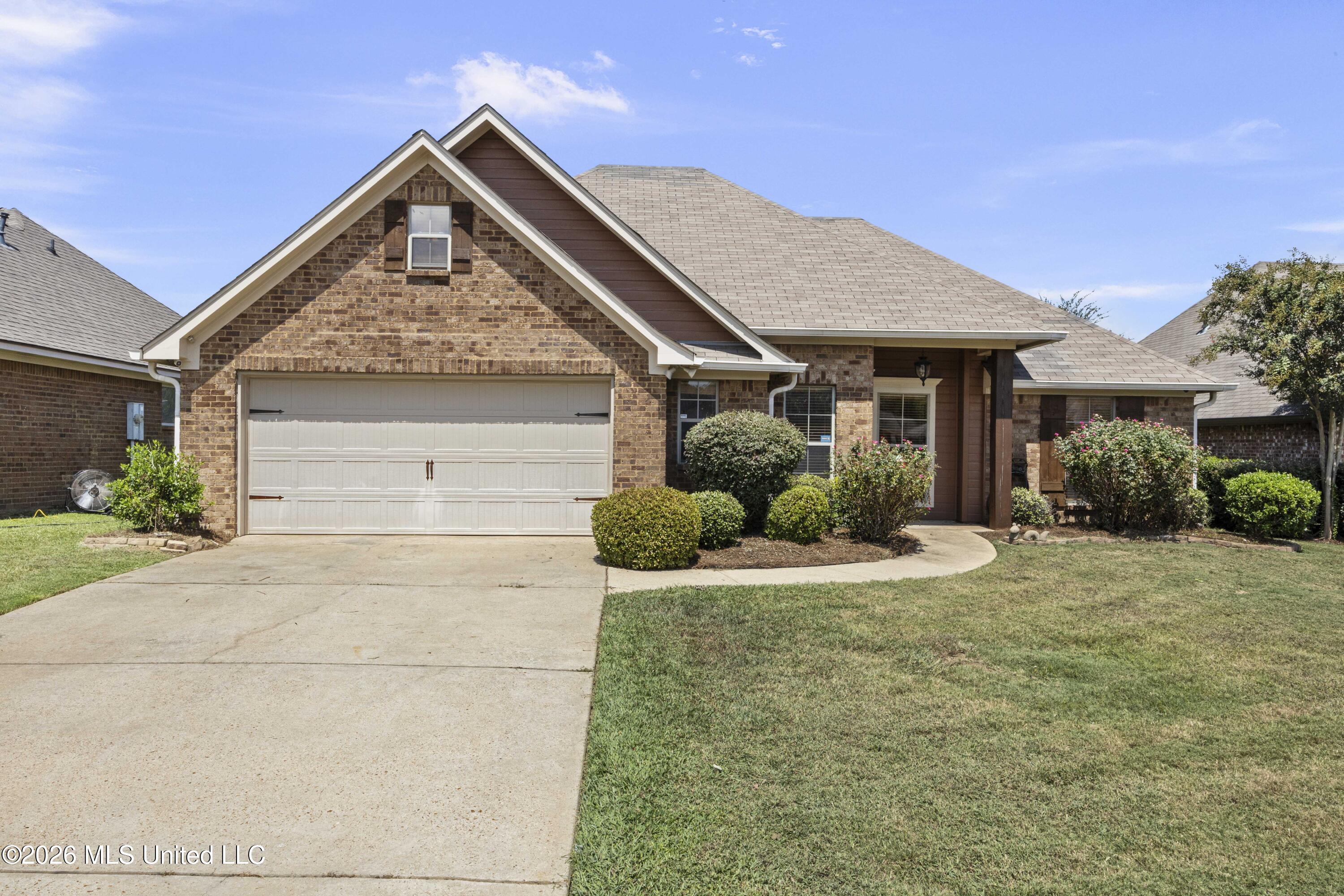 376 Austin Circle Property Photo 1