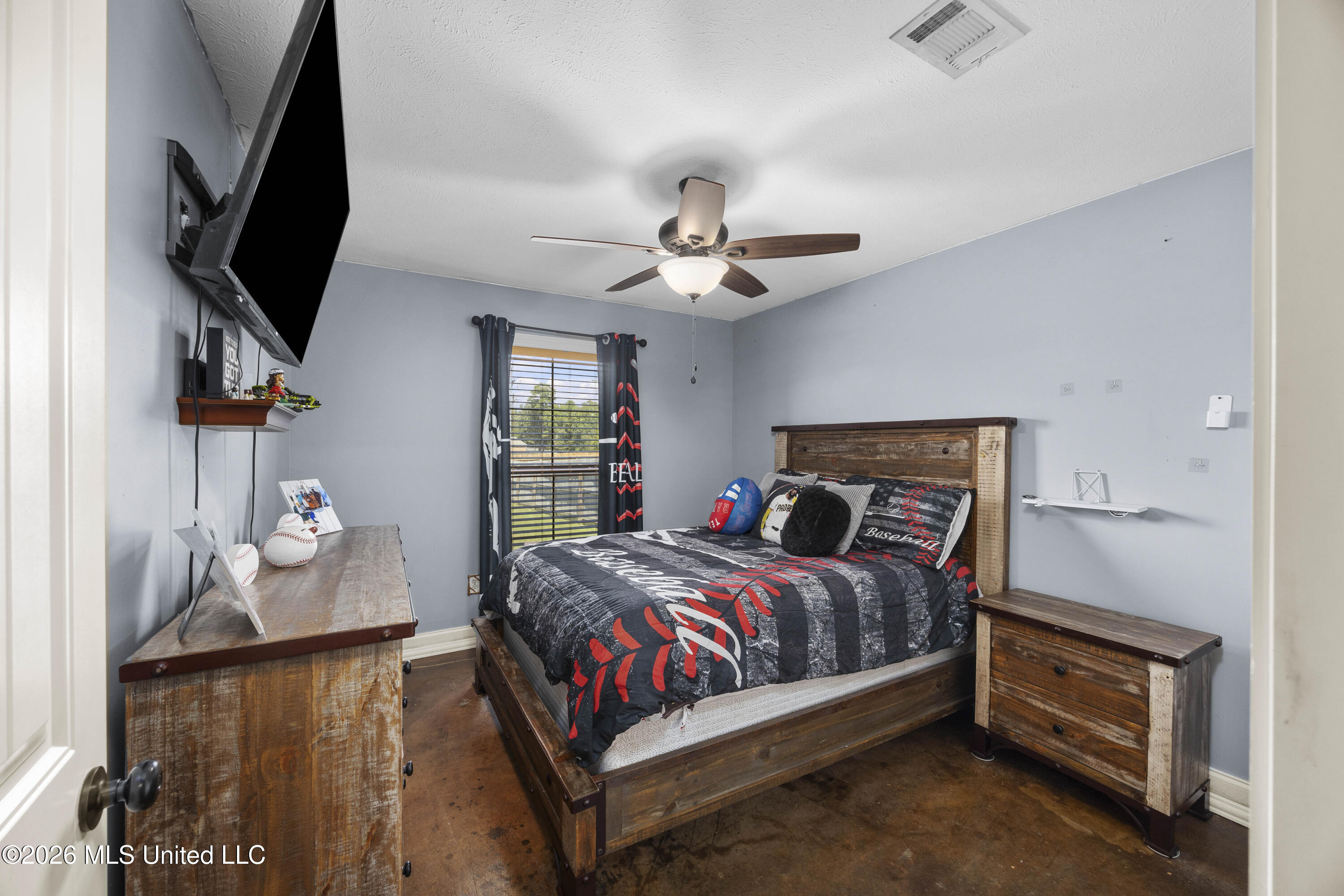 376 Austin Circle Property Photo 8