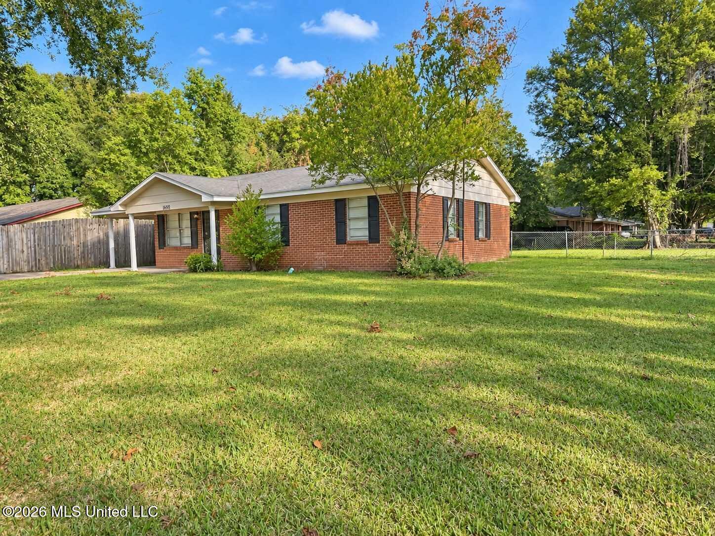 1598 Lisa Drive Property Photo 2
