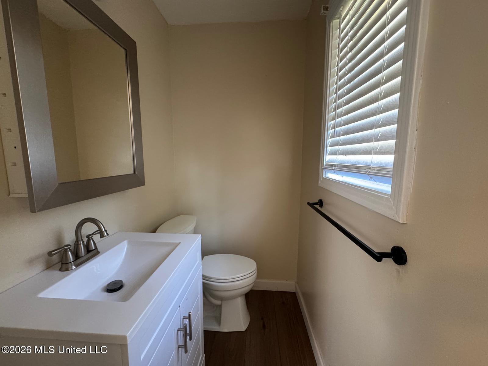 1598 Lisa Drive Property Photo 3