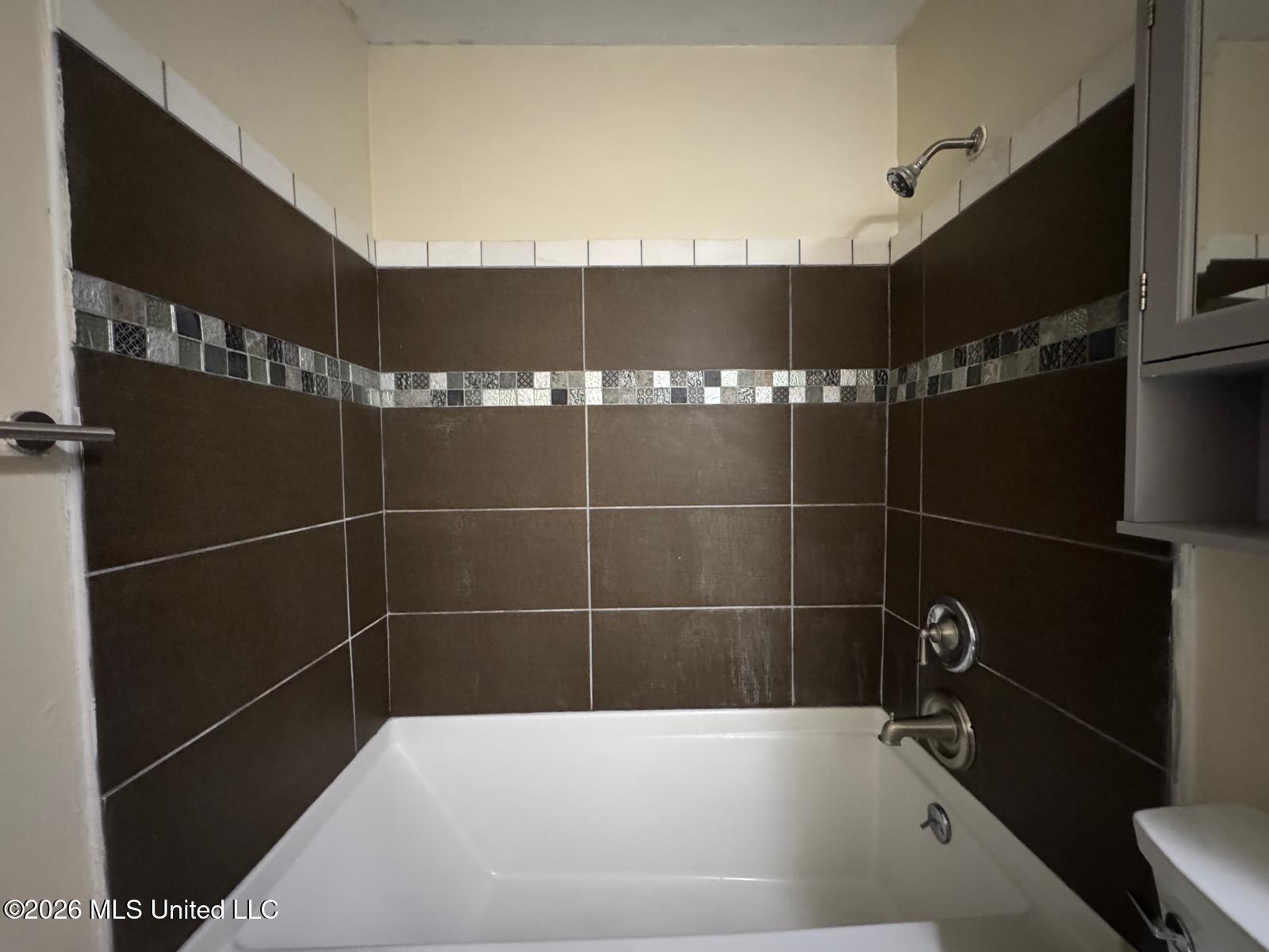 1598 Lisa Drive Property Photo 5