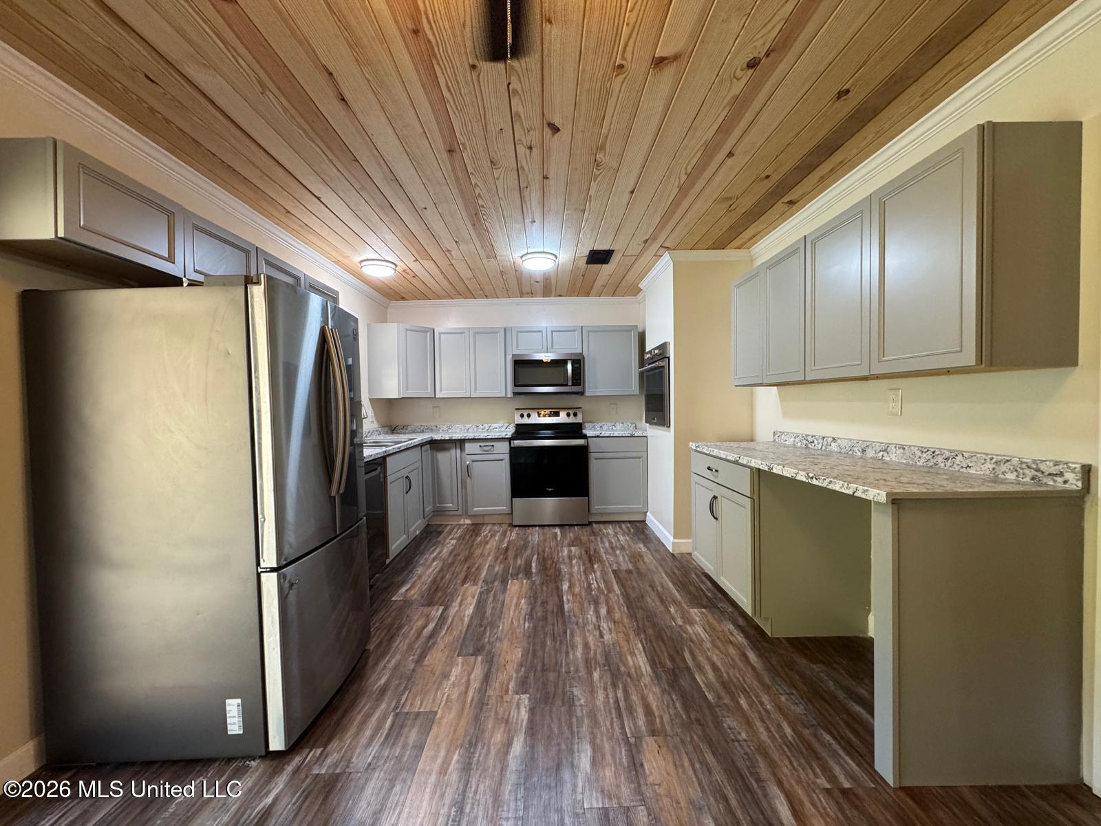 1598 Lisa Drive Property Photo 10