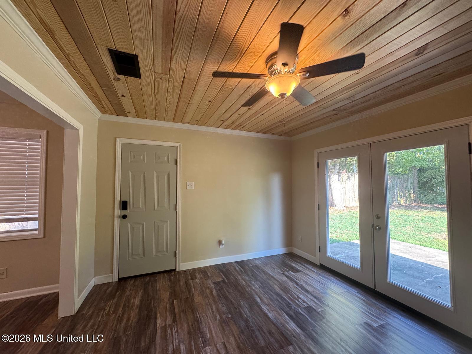 1598 Lisa Drive Property Photo 14