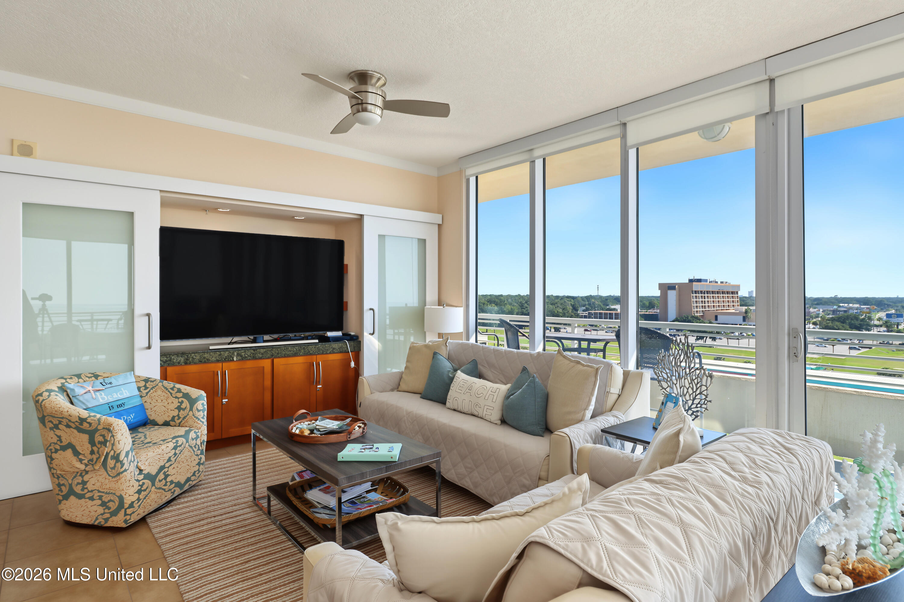 2060 Beach Boulevard Property Photo 7