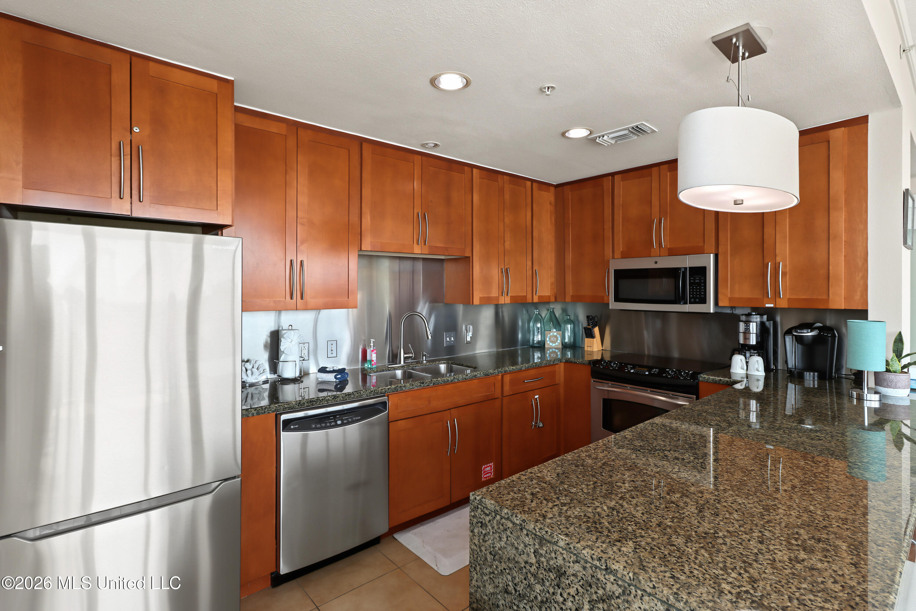 2060 Beach Boulevard Property Photo 11