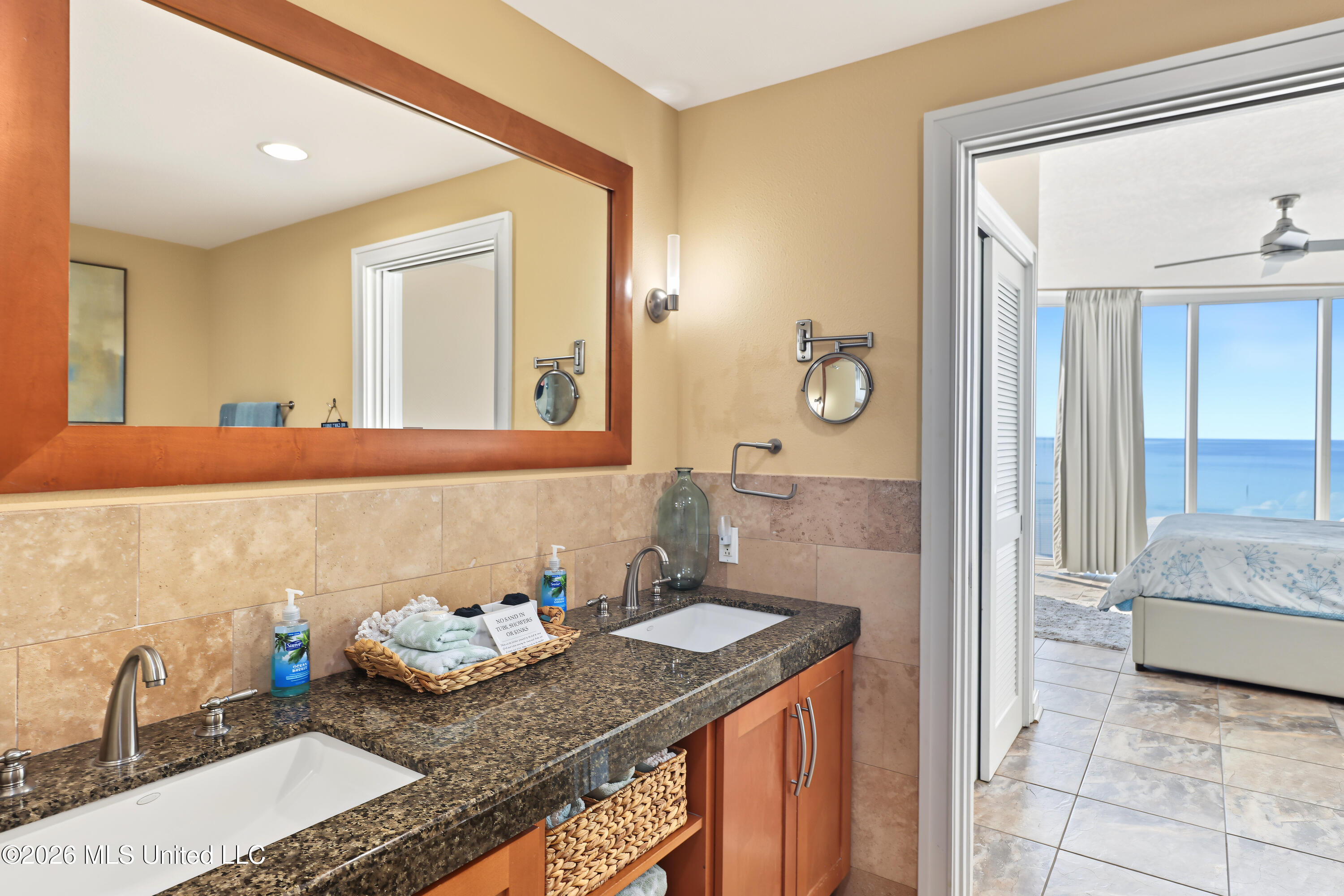 2060 Beach Boulevard Property Photo 19
