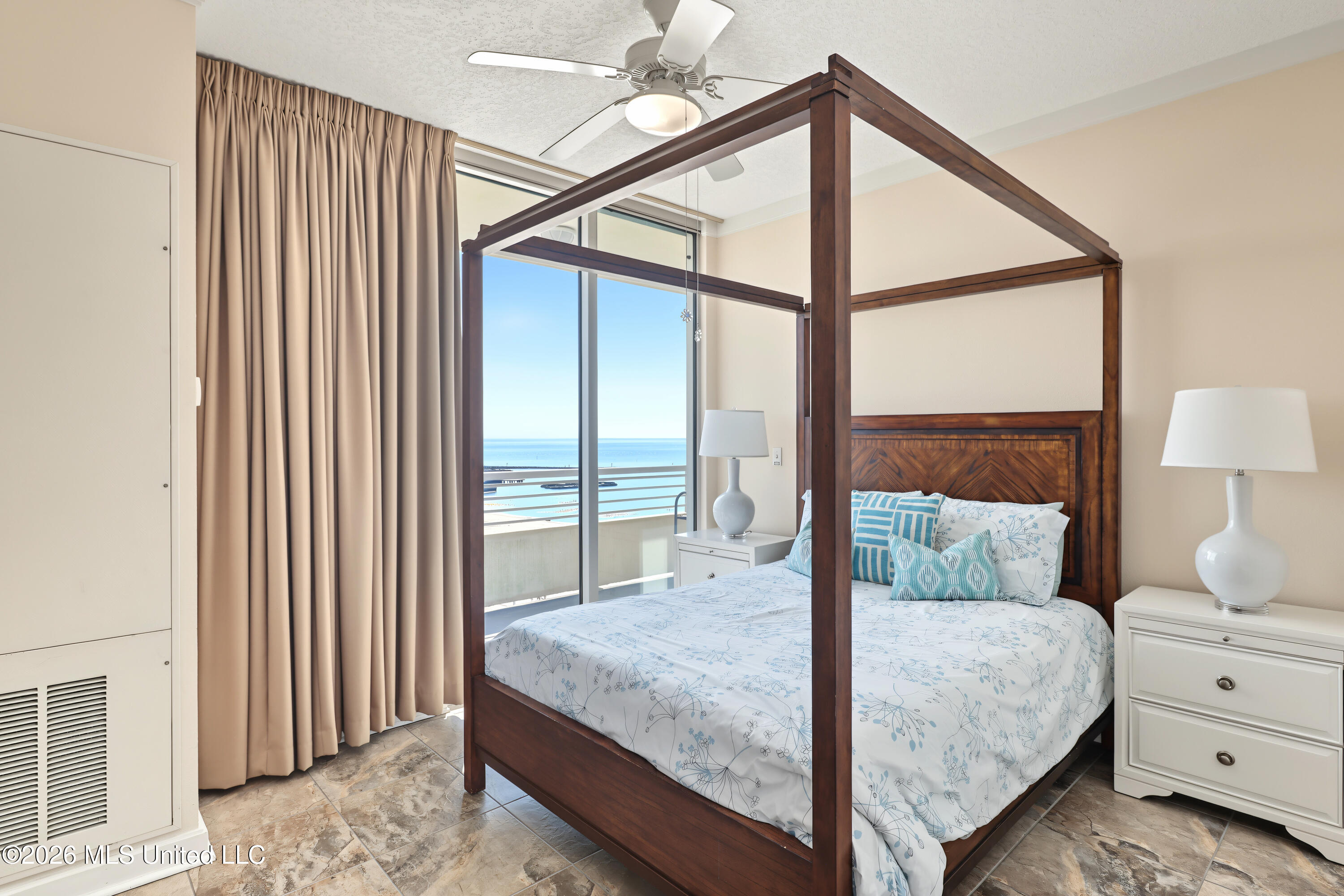2060 Beach Boulevard Property Photo 23