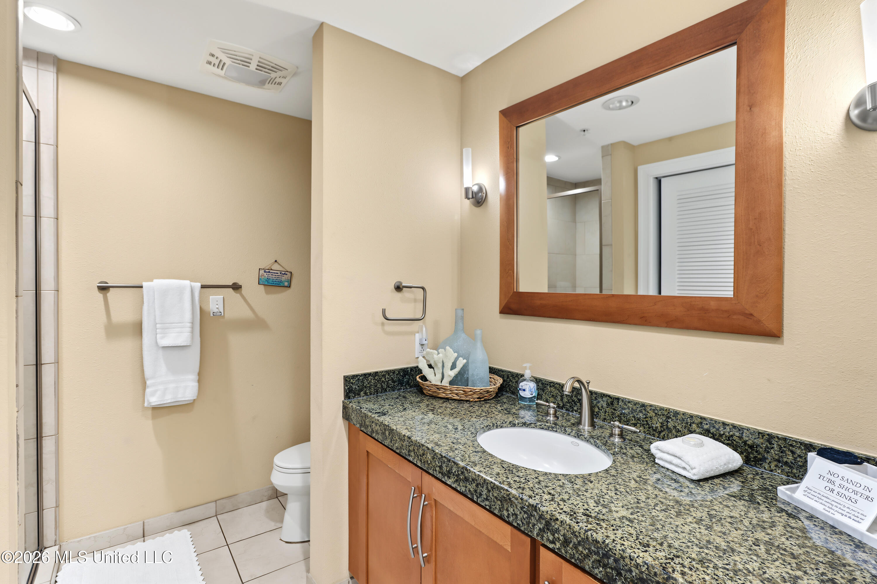 2060 Beach Boulevard Property Photo 25