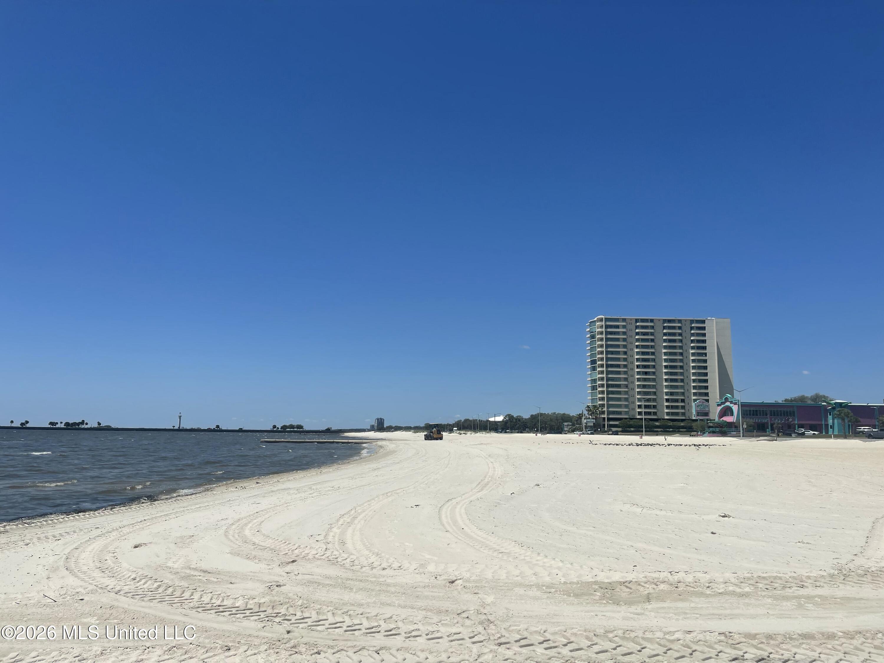 2060 Beach Boulevard Property Photo 48