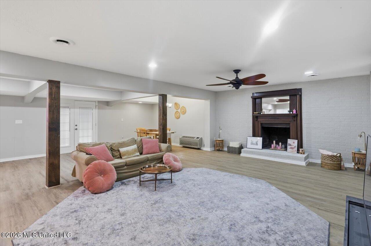 1435 Kimwood Drive Property Photo 11