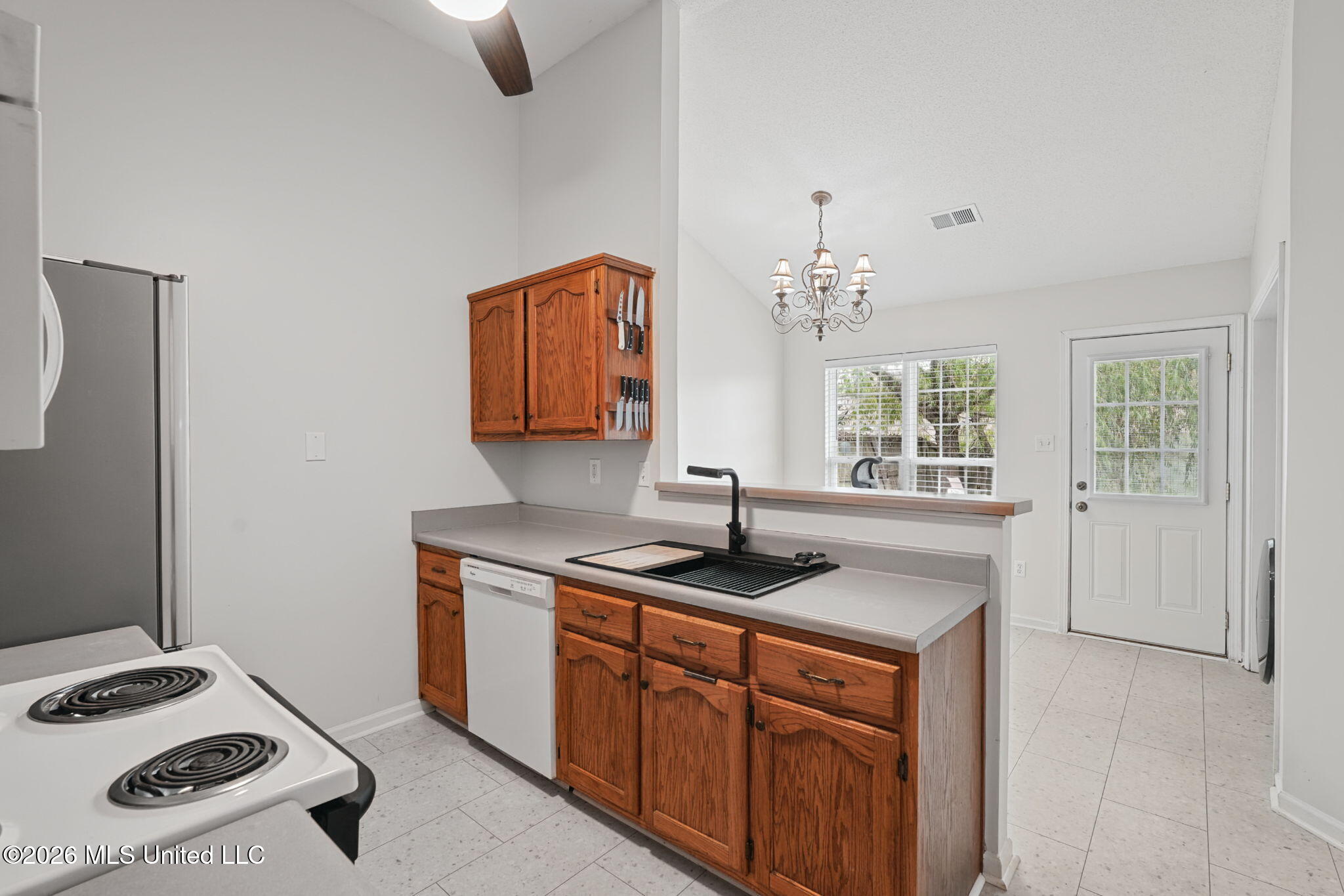 5321 Kalian Cove Property Photo 7