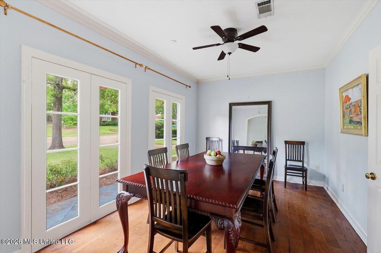 211 Winsmere Way Property Photo 3