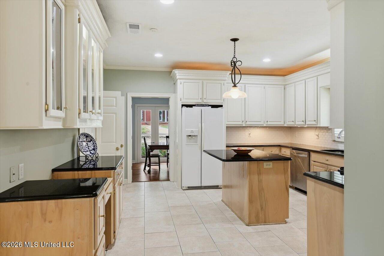 211 Winsmere Way Property Photo 10