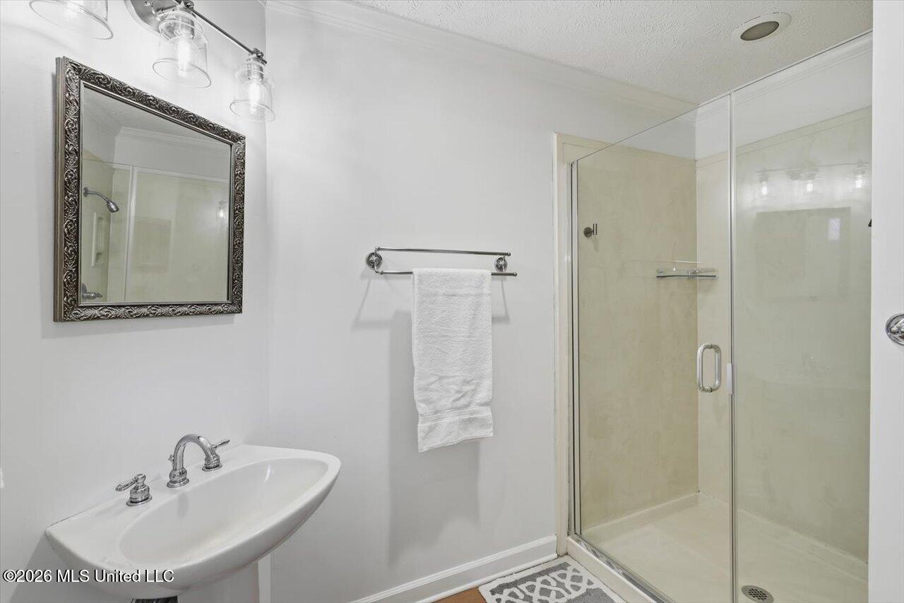 211 Winsmere Way Property Photo 14