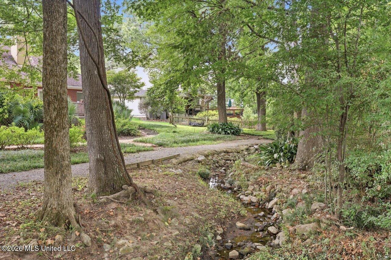 211 Winsmere Way Property Photo 27
