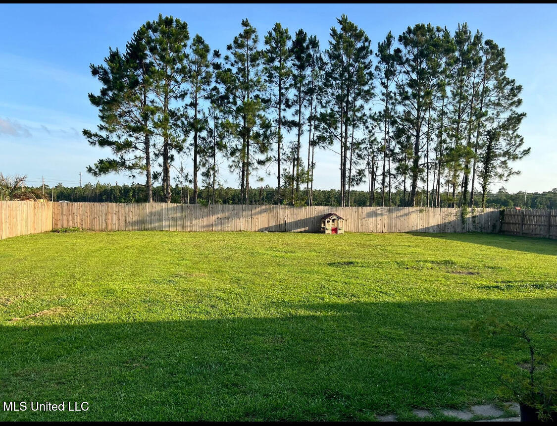 2917 Village Circle Property Photo 3