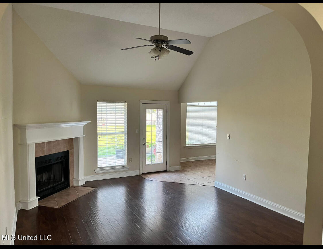 2917 Village Circle Property Photo 6