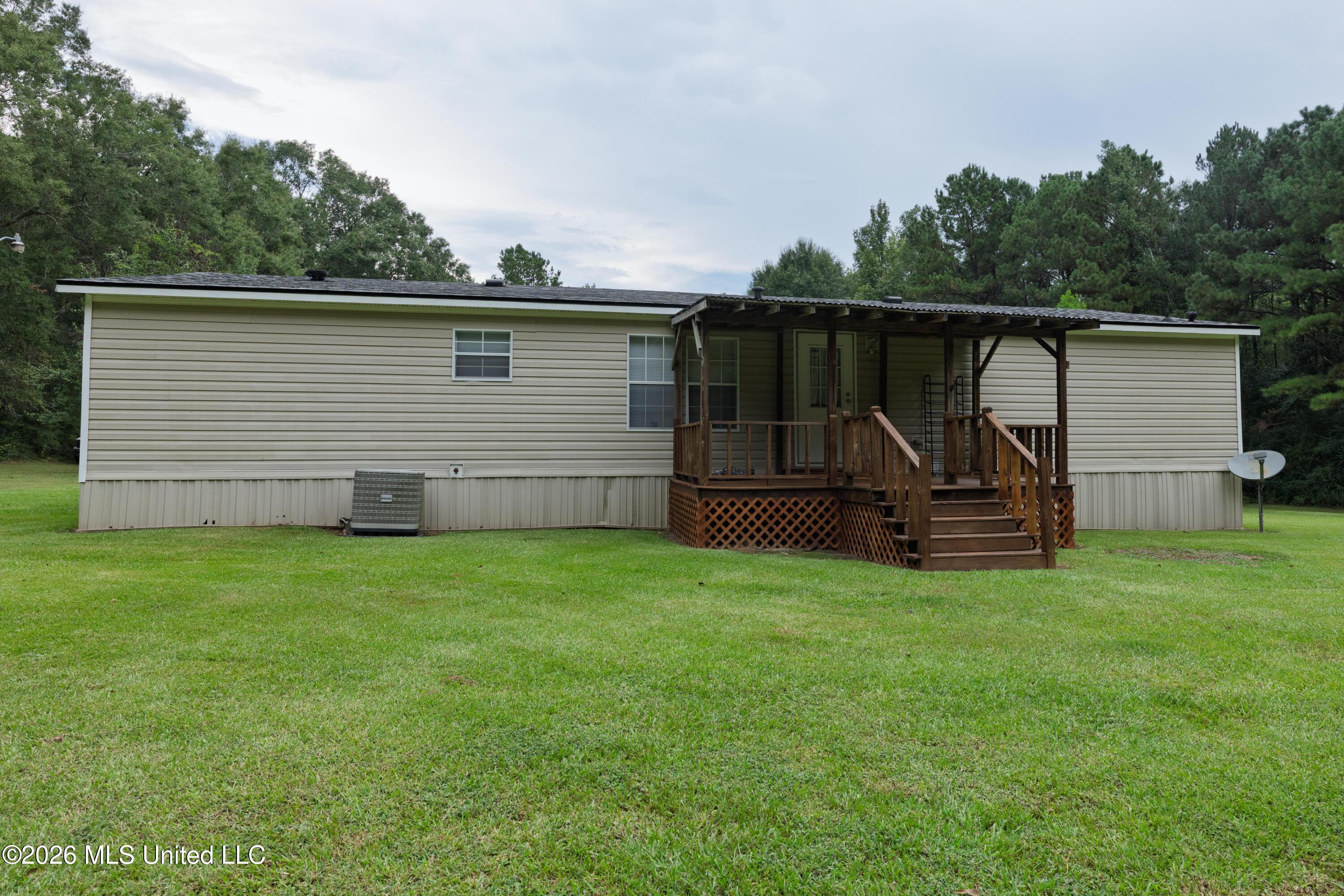 38 J W Lee Road Property Photo 5