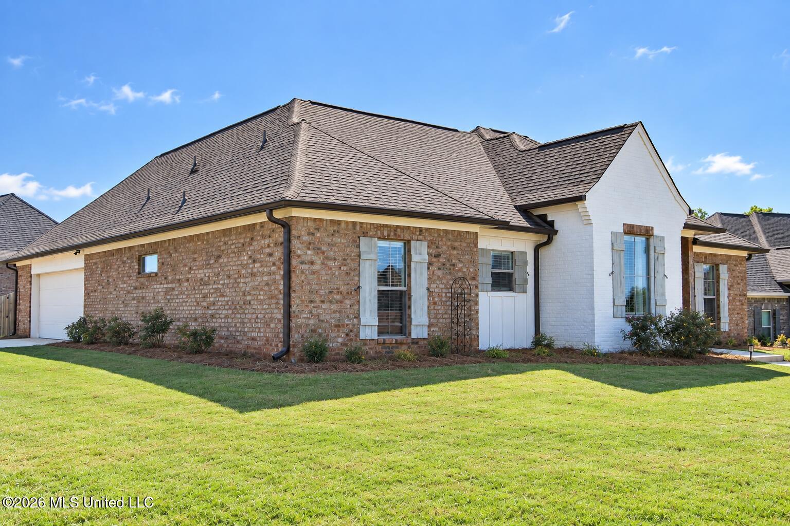 104 Woodscape Drive Property Photo 3