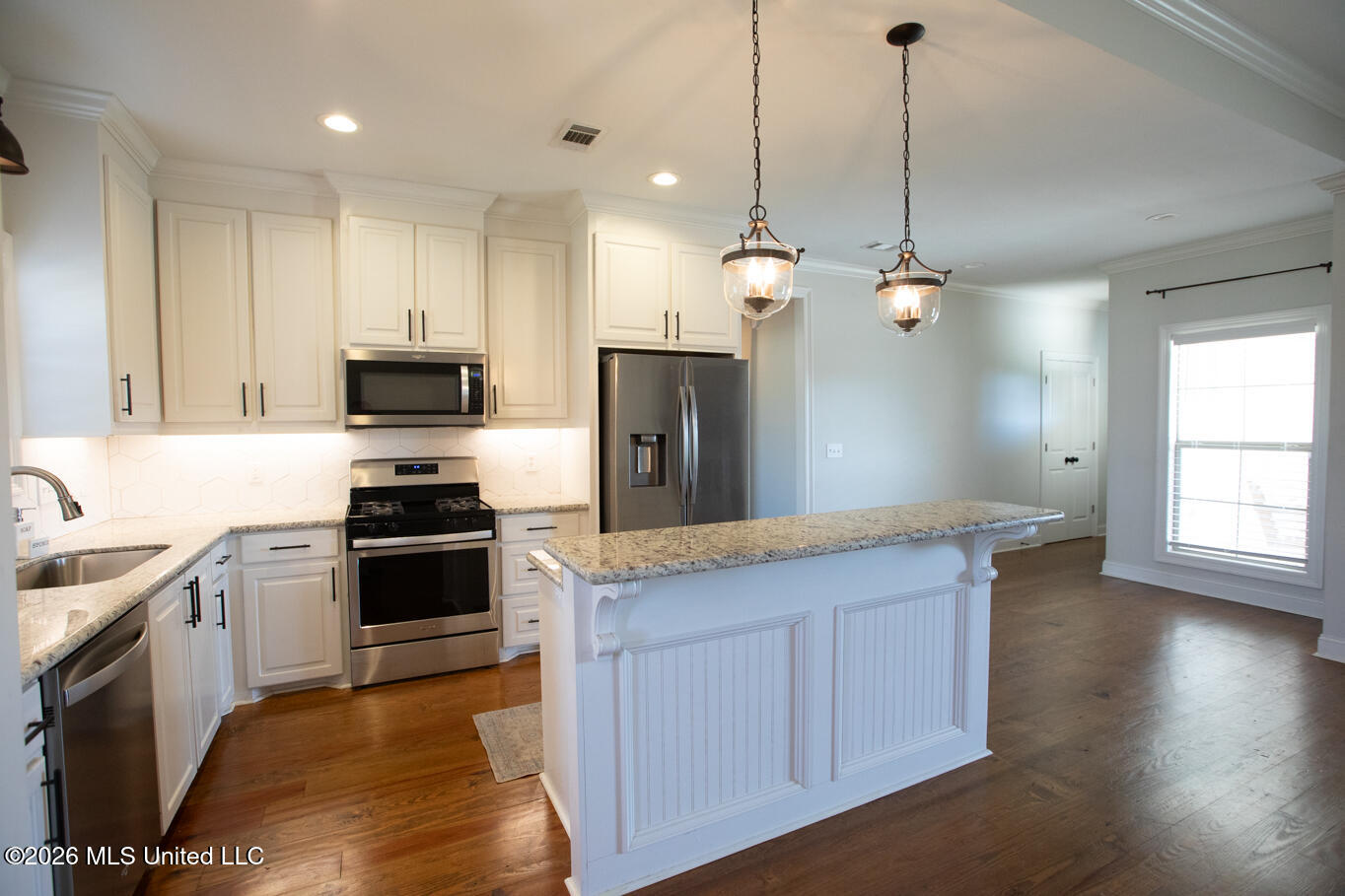 104 Woodscape Drive Property Photo 8