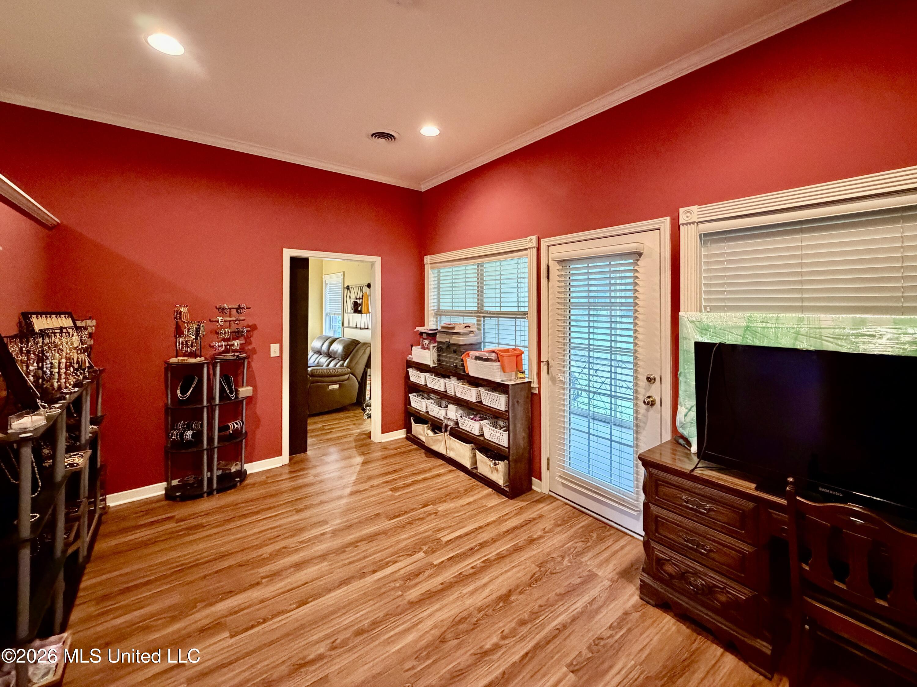 211 S Twin Lakes Property Photo 18