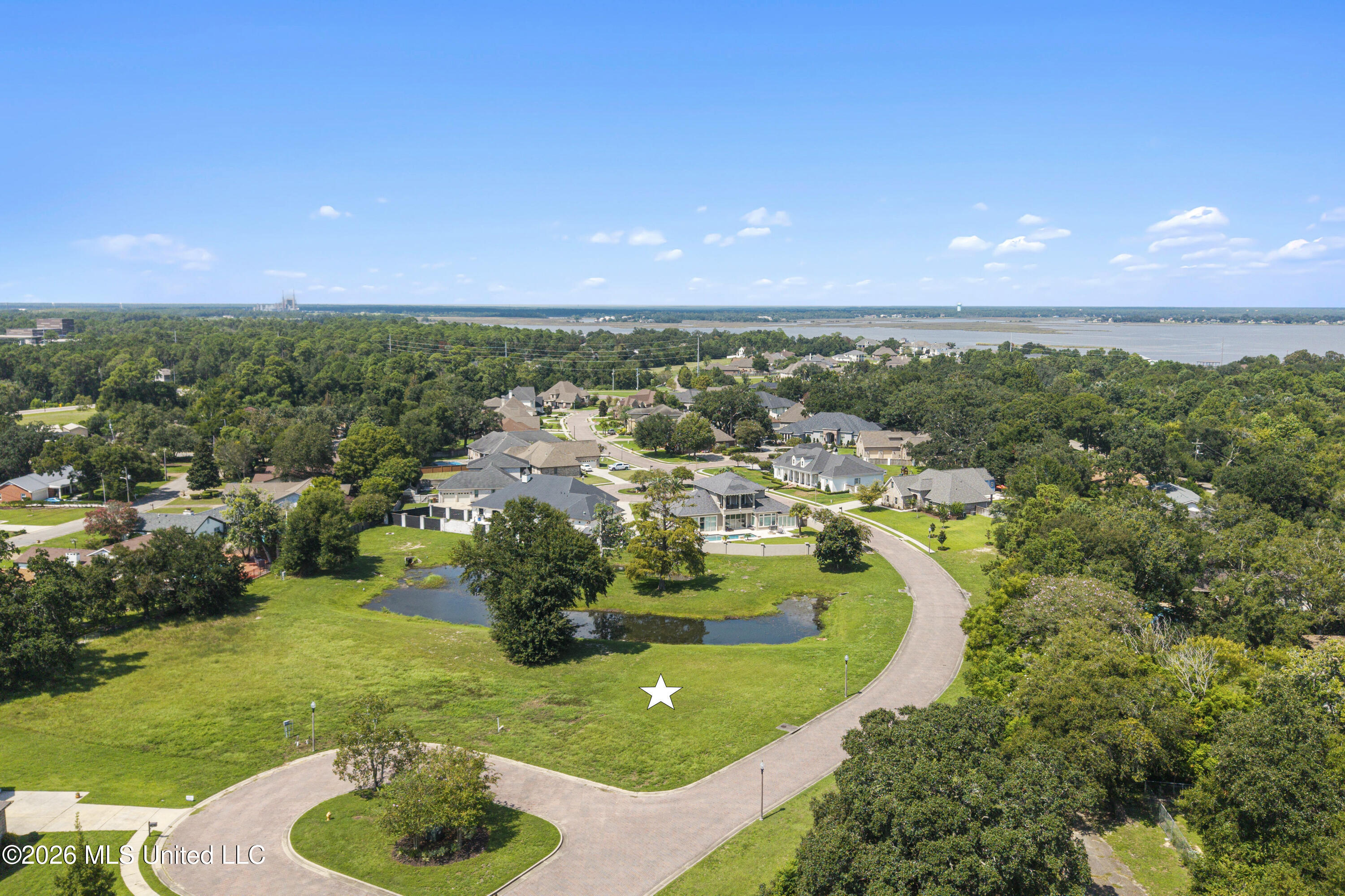 327 Goose Pointe Boulevard Property Photo 5