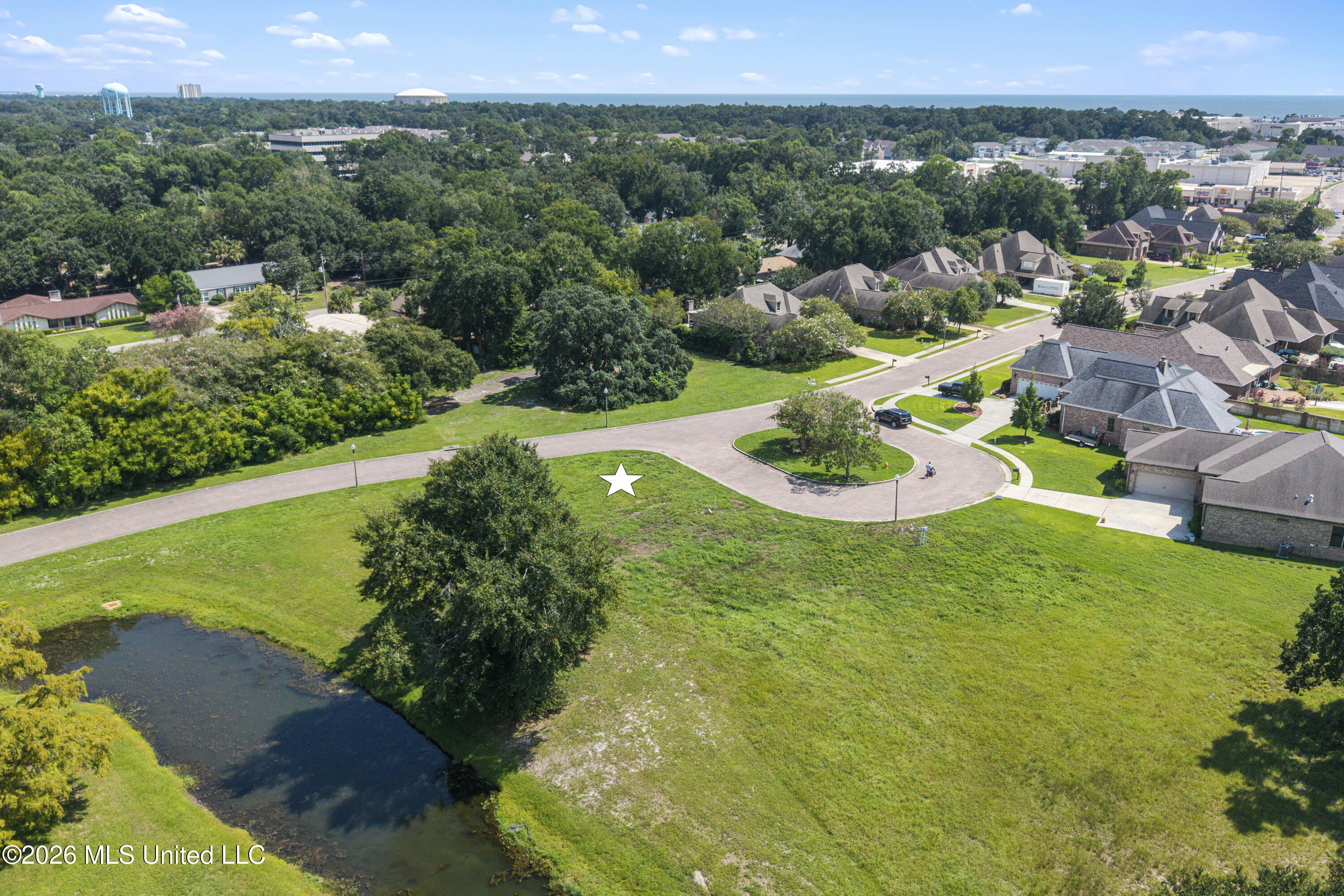 327 Goose Pointe Boulevard Property Photo 8