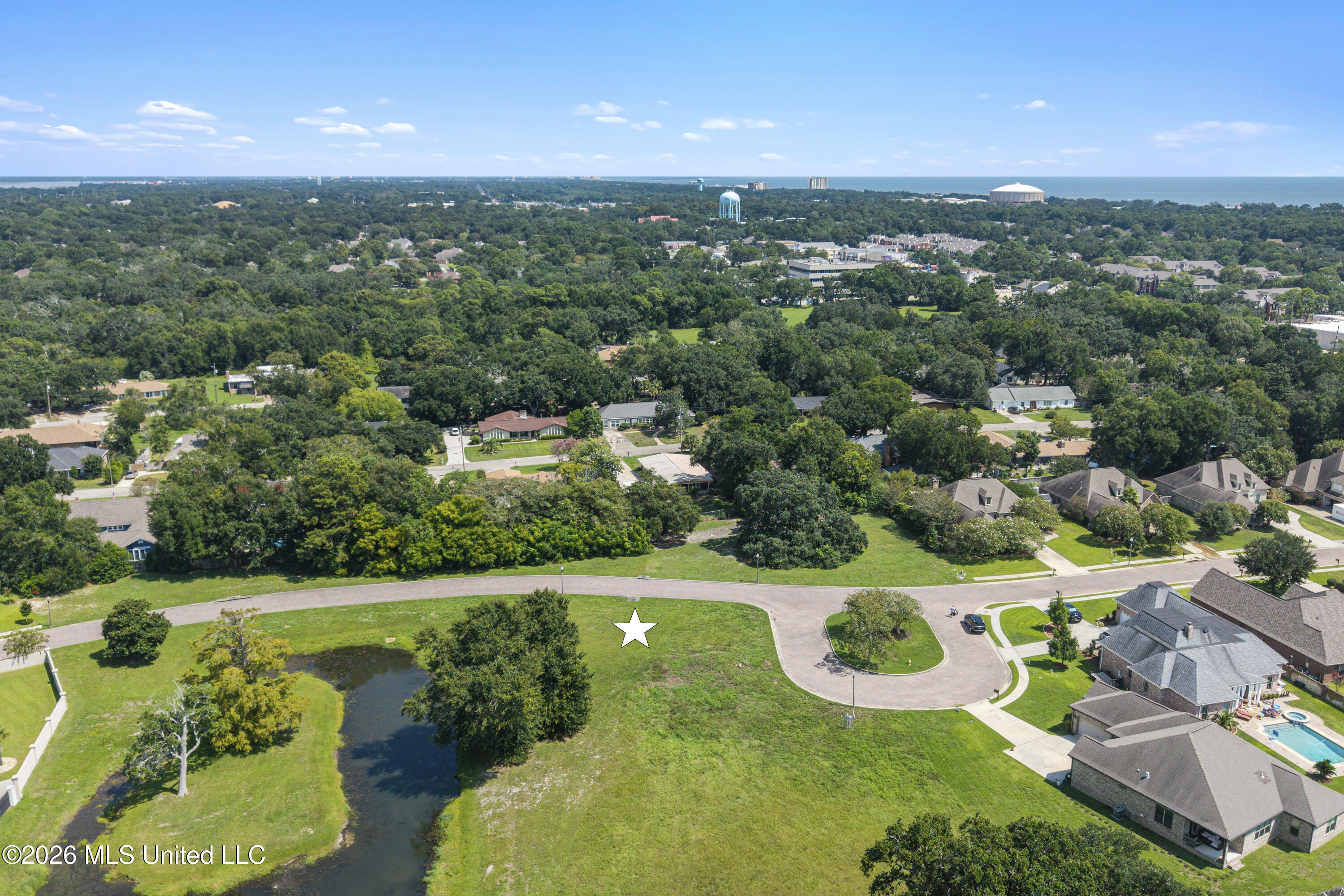 327 Goose Pointe Boulevard Property Photo 10